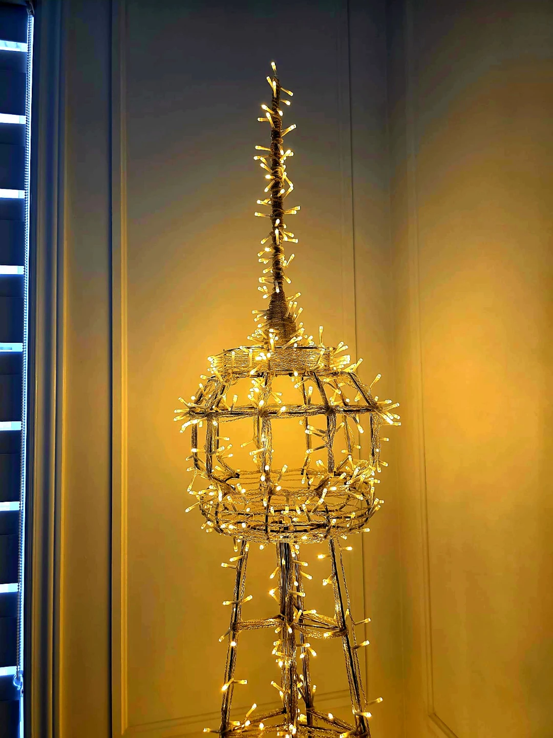 Light-up Metal Costume Made Towers - photo 5