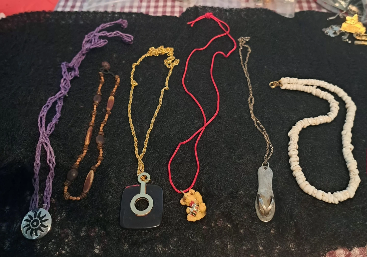 Lot of 6 assorted necklaces - photo 2