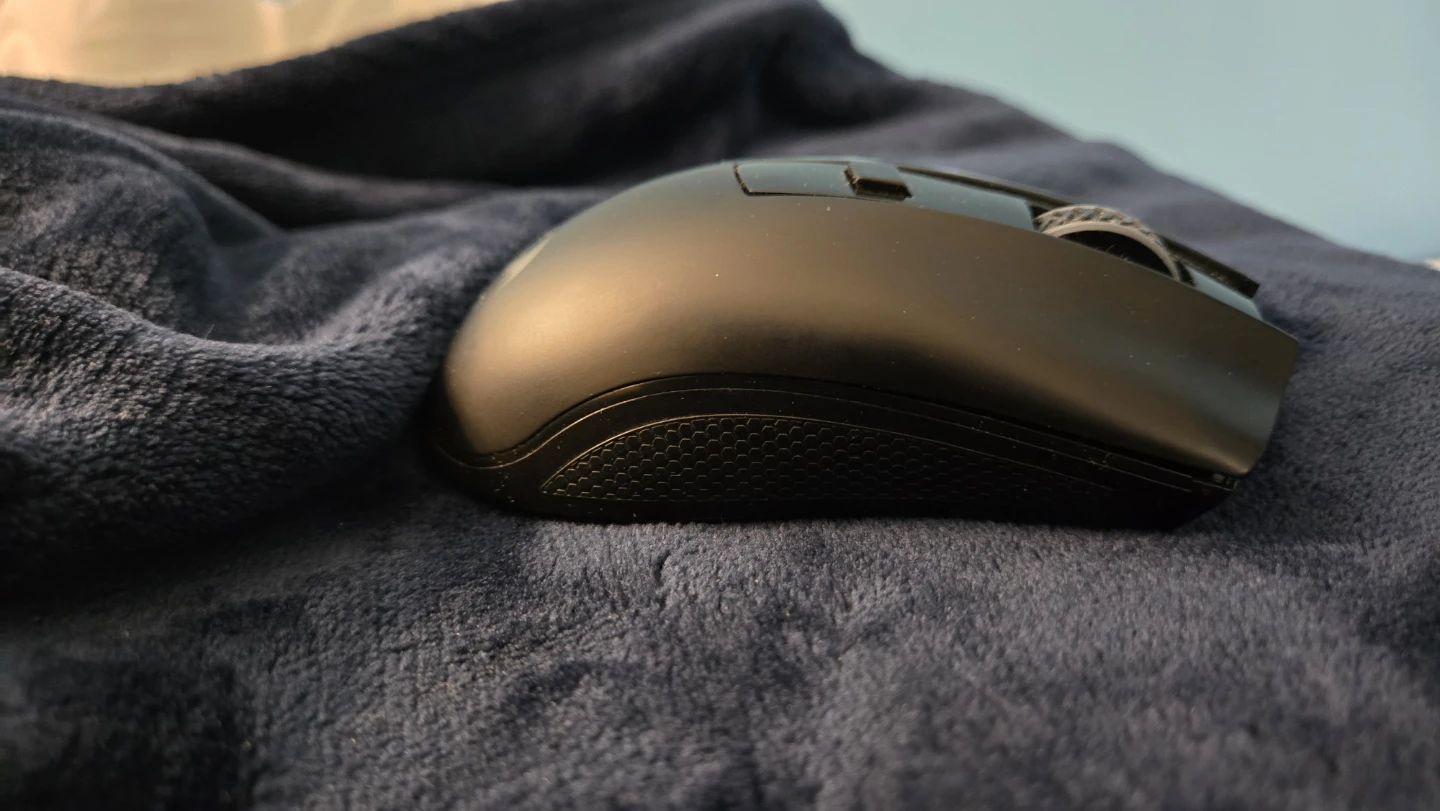 Redragon M652 Optical 2.4G Wireless Mouse - photo 2