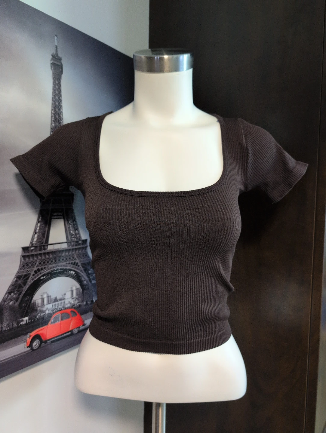HAR LOW Short Sleeve Scoop Neck Ribbed Top - Brown