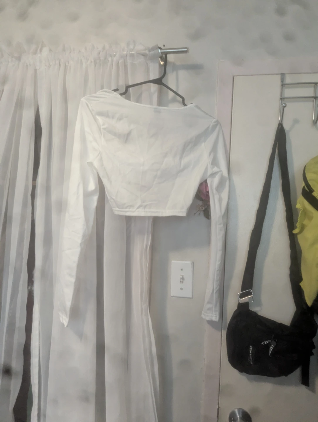 SHEIN White Cropped Long Sleeve Top