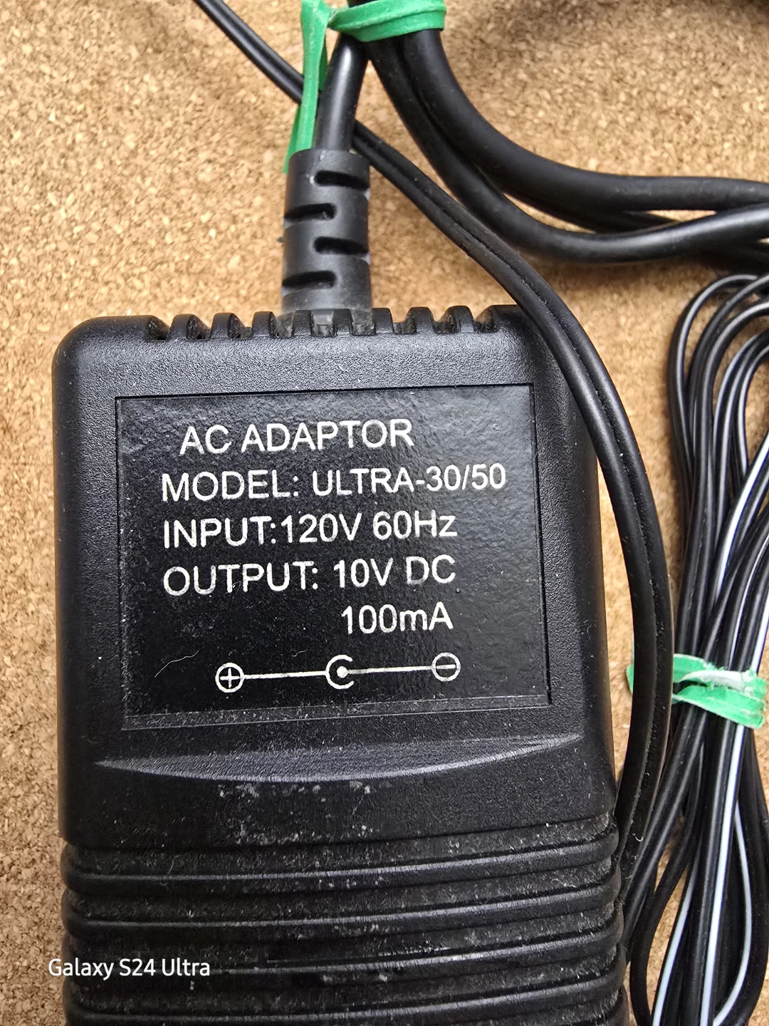 AC Adaptor Ultra 30/50 120v 60 hz Input 10Vdc Output - photo 2