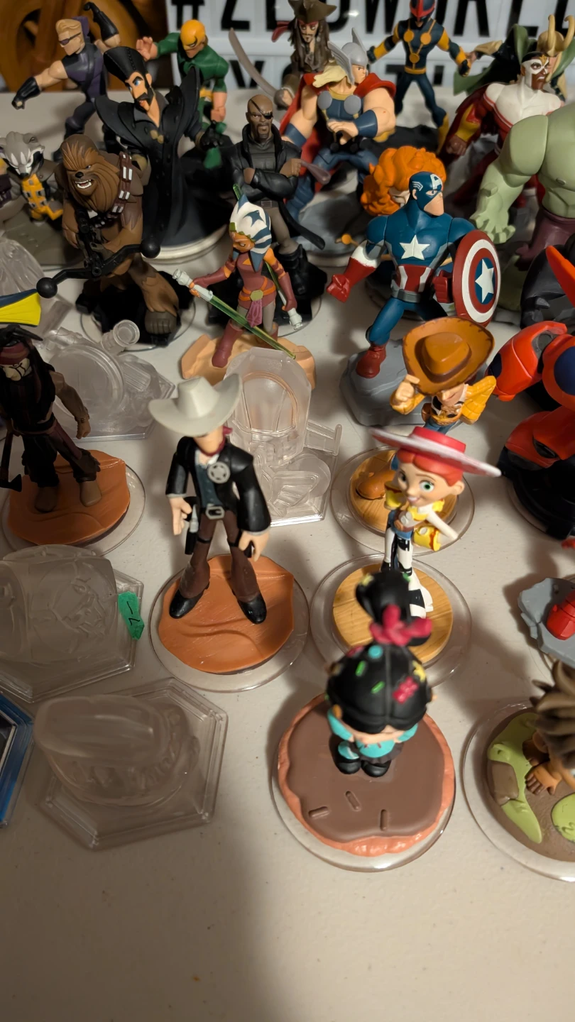 50 Disney Infinity Figures and Accessories Collection - photo 3
