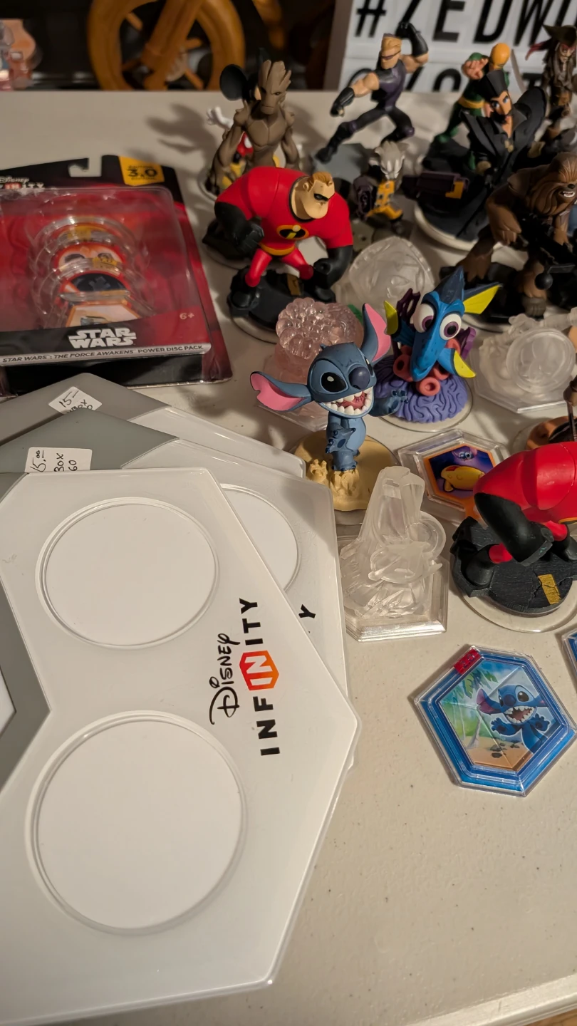 50 Disney Infinity Figures and Accessories Collection - photo 4