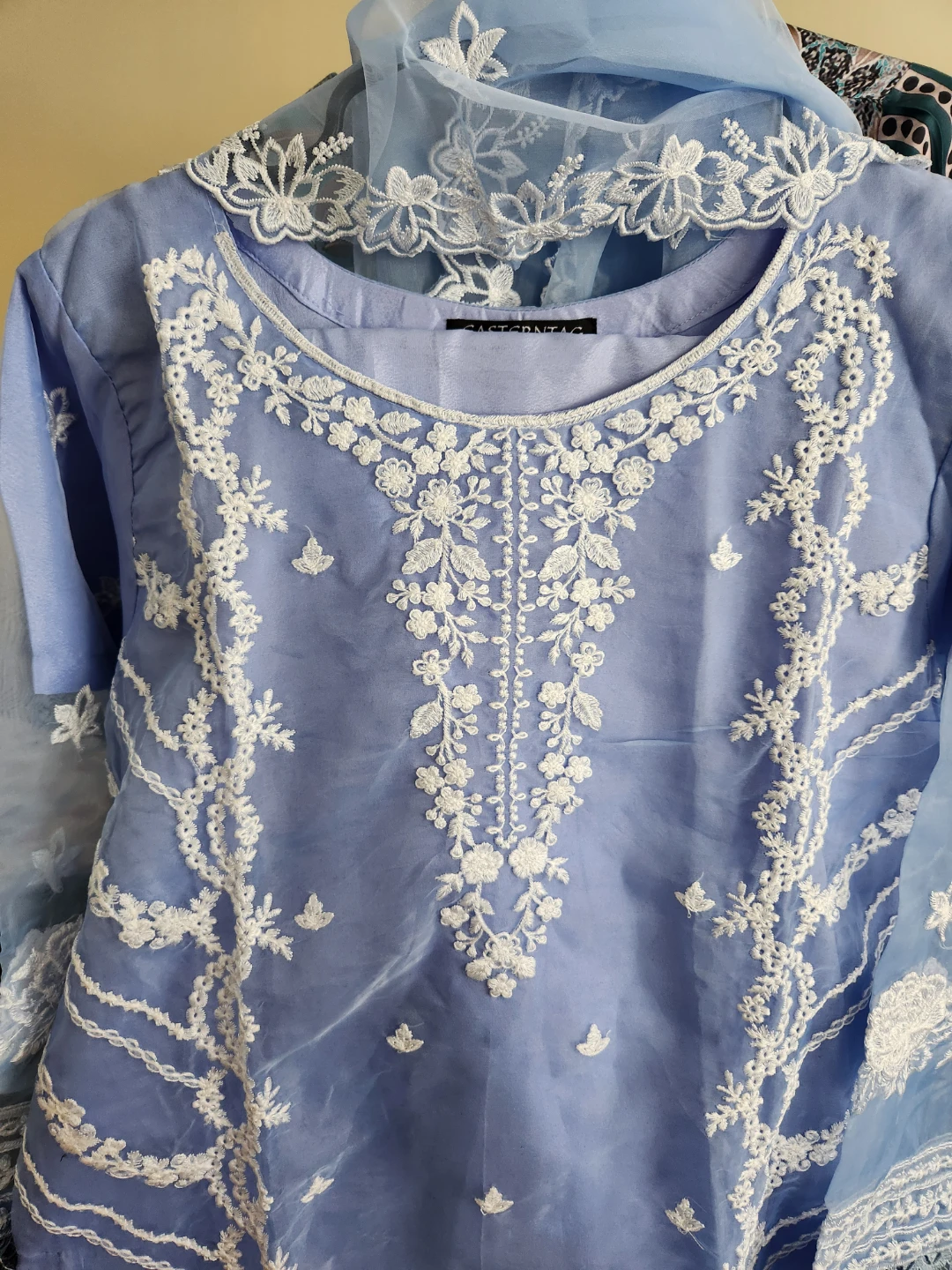 Beautiful organza suit - photo 4
