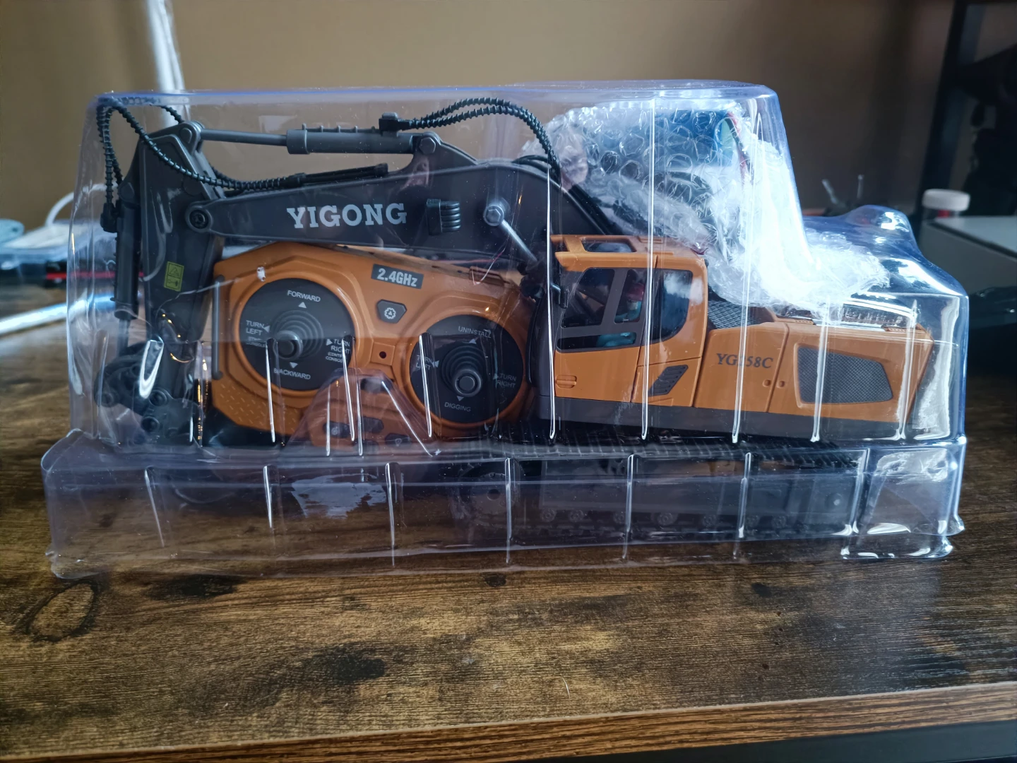 Yigong YG258C RC Excavator - photo 5