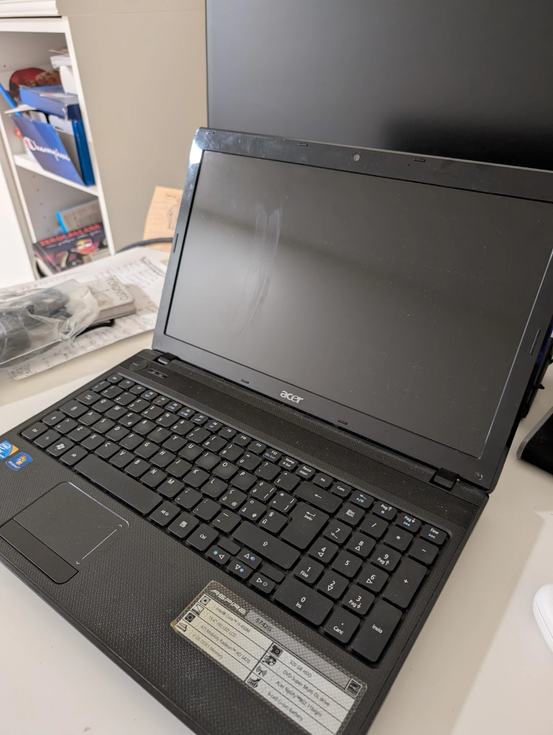 Acer Laptop with Charger NOT WORKING