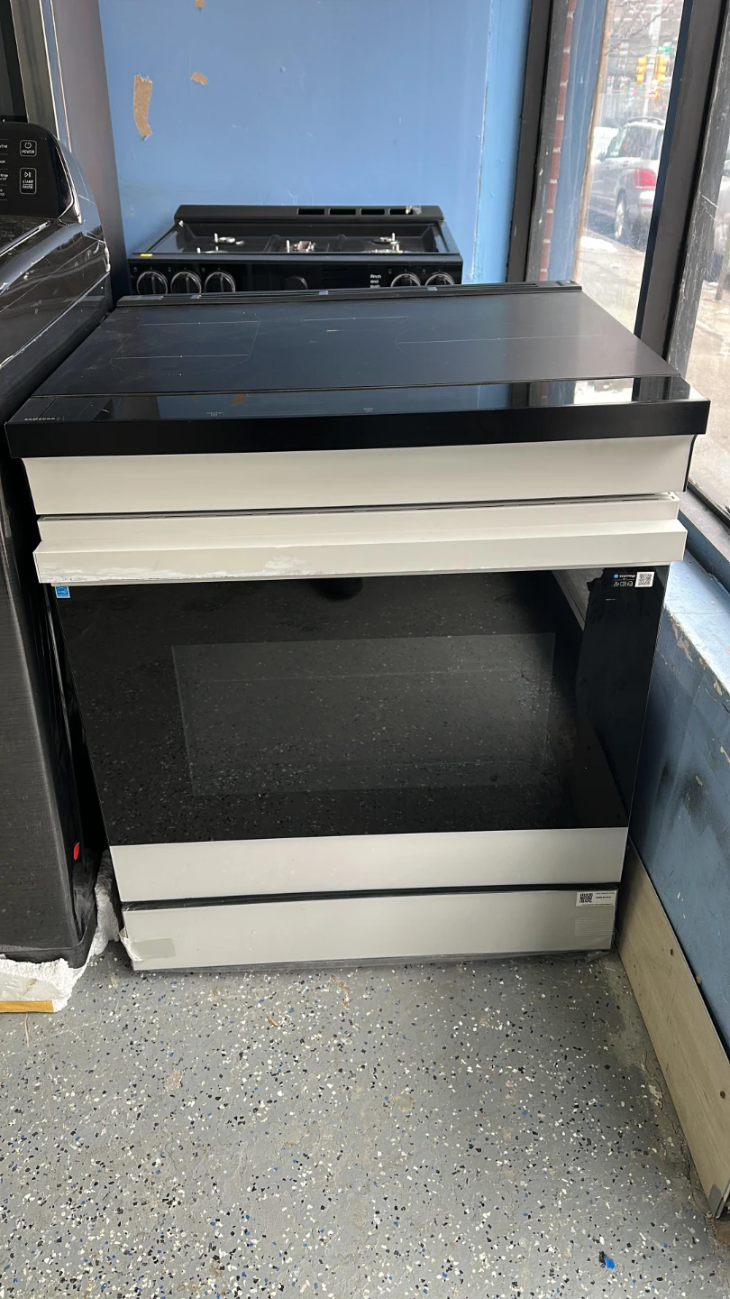 New Samsung Bespoke 30in electric range