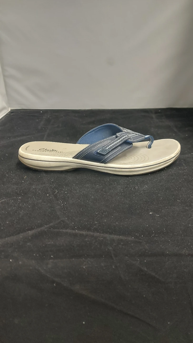 Clarks Cloudsteppers Flip Flops