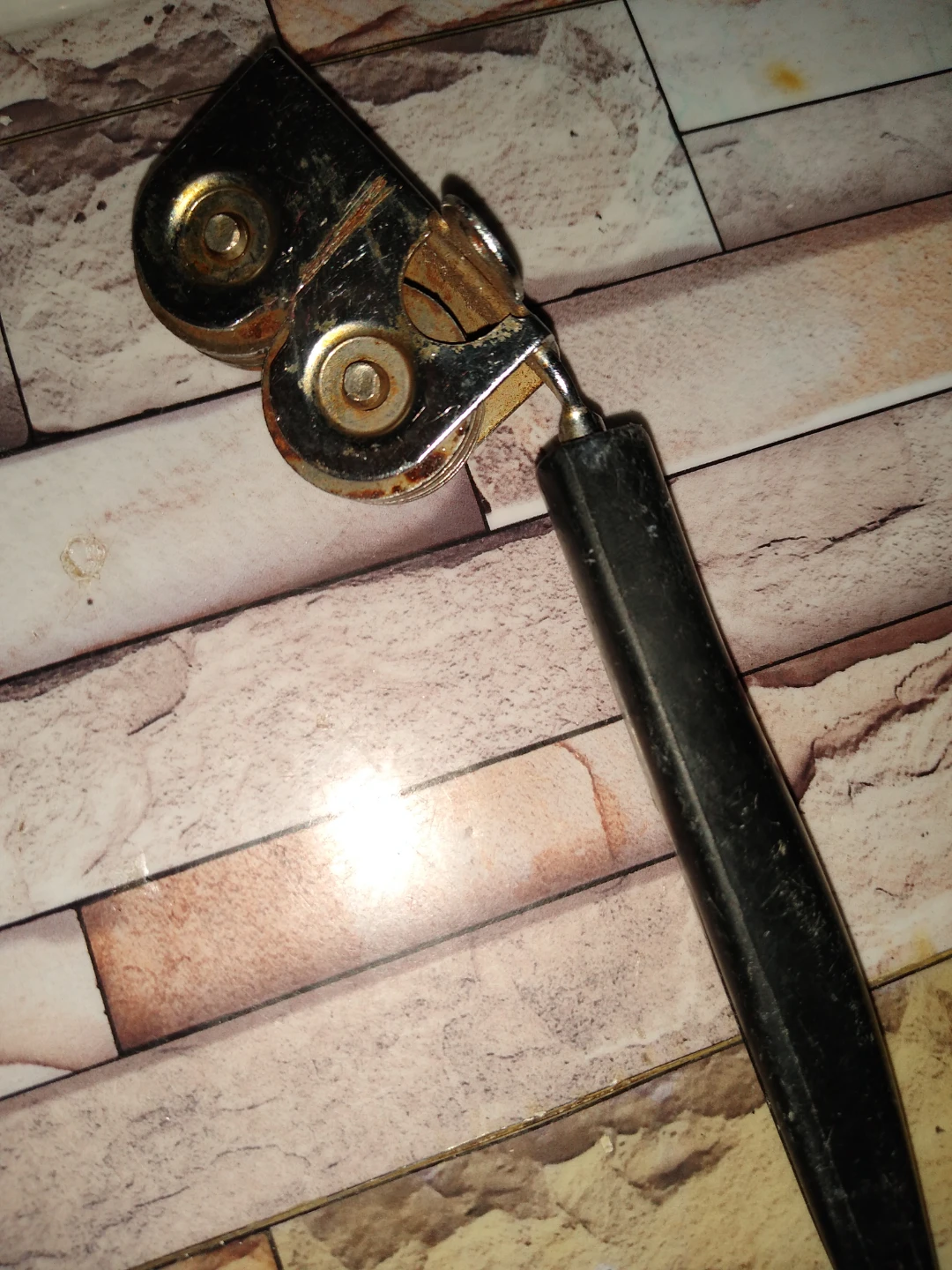 Vintage knife sharpener