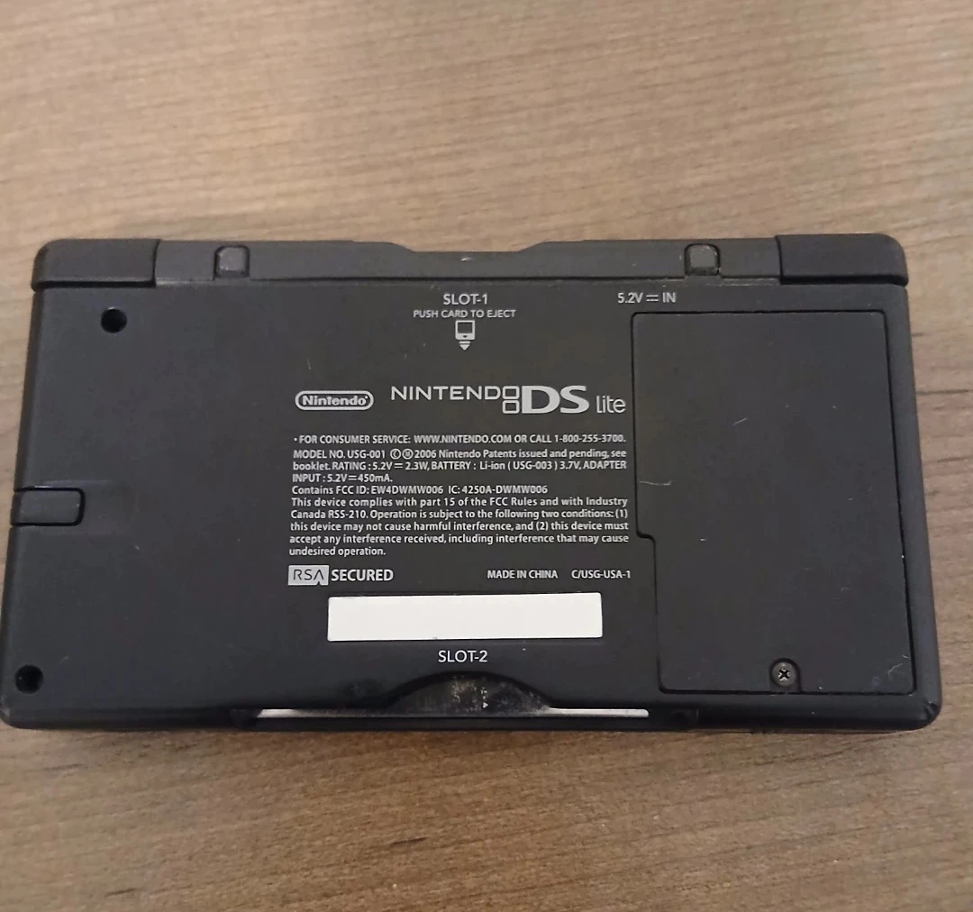 Red Nintendo DS Lite - photo 4
