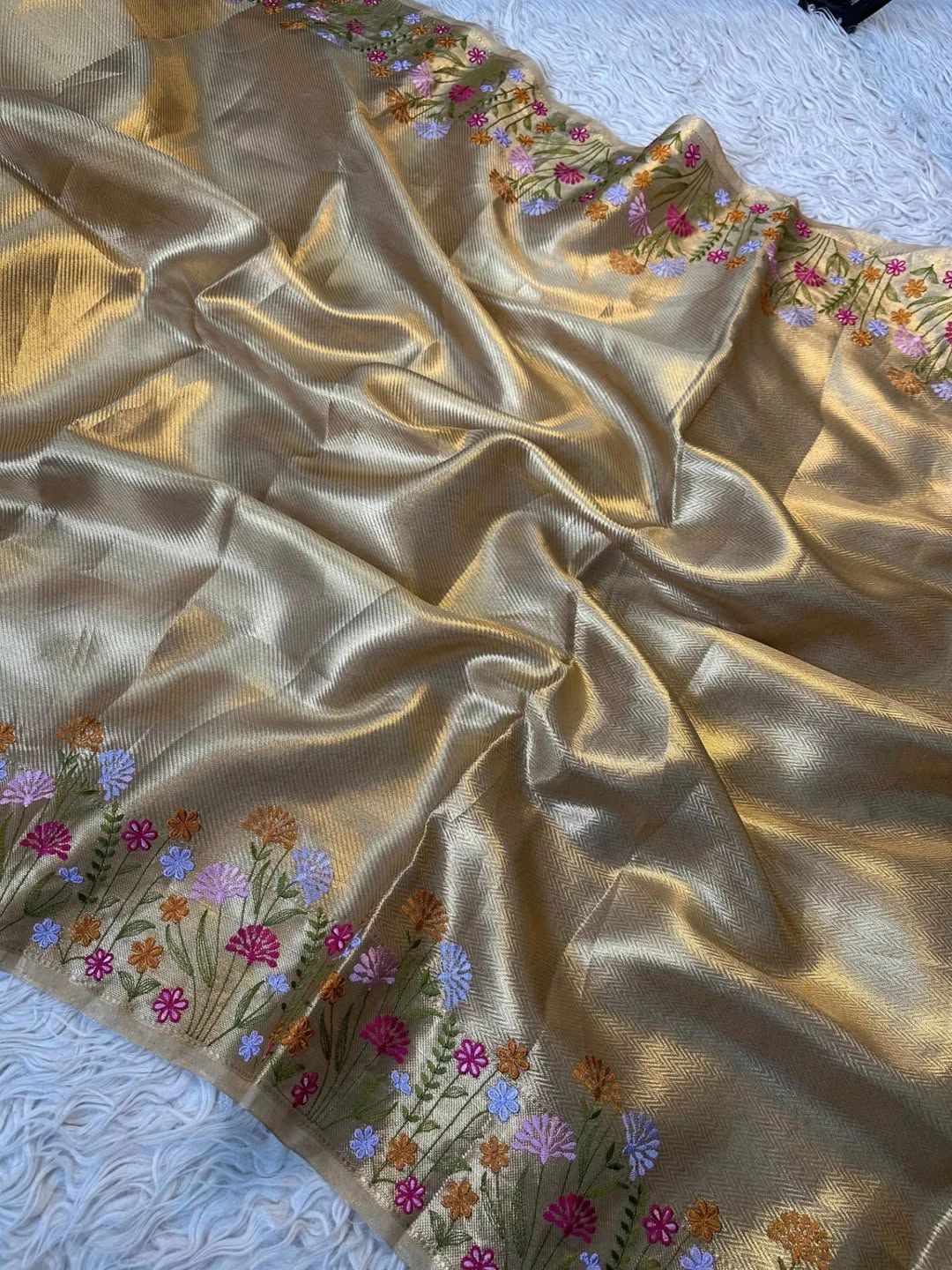 Banarasi Tissue Saree with Embroidery Border - photo 3