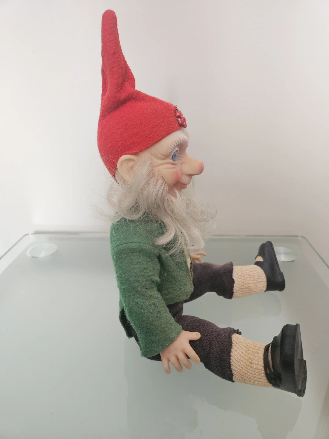 📸 Norse Gnome Figurine with Red Hat - photo 2