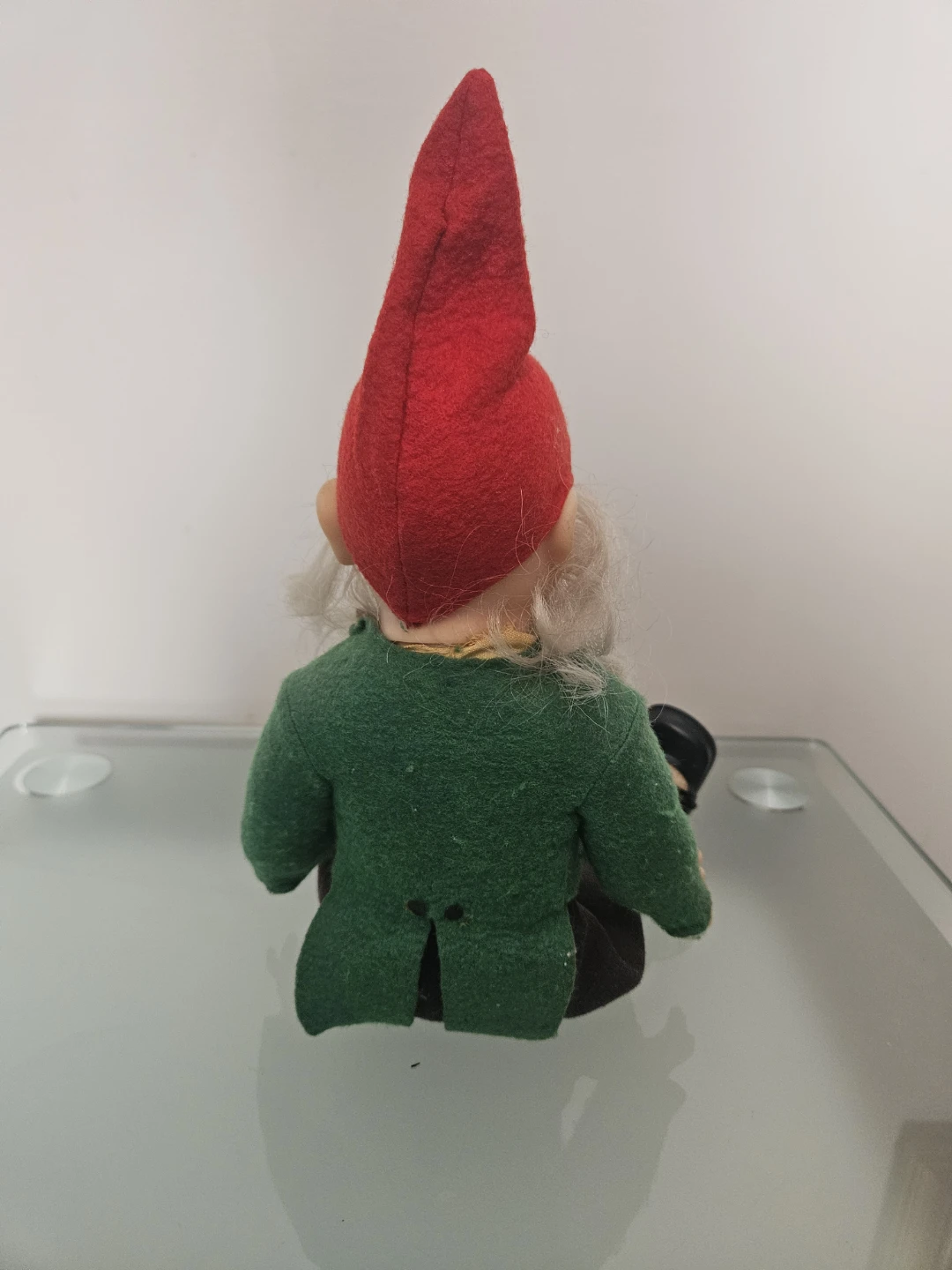 📸 Norse Gnome Figurine with Red Hat - photo 3