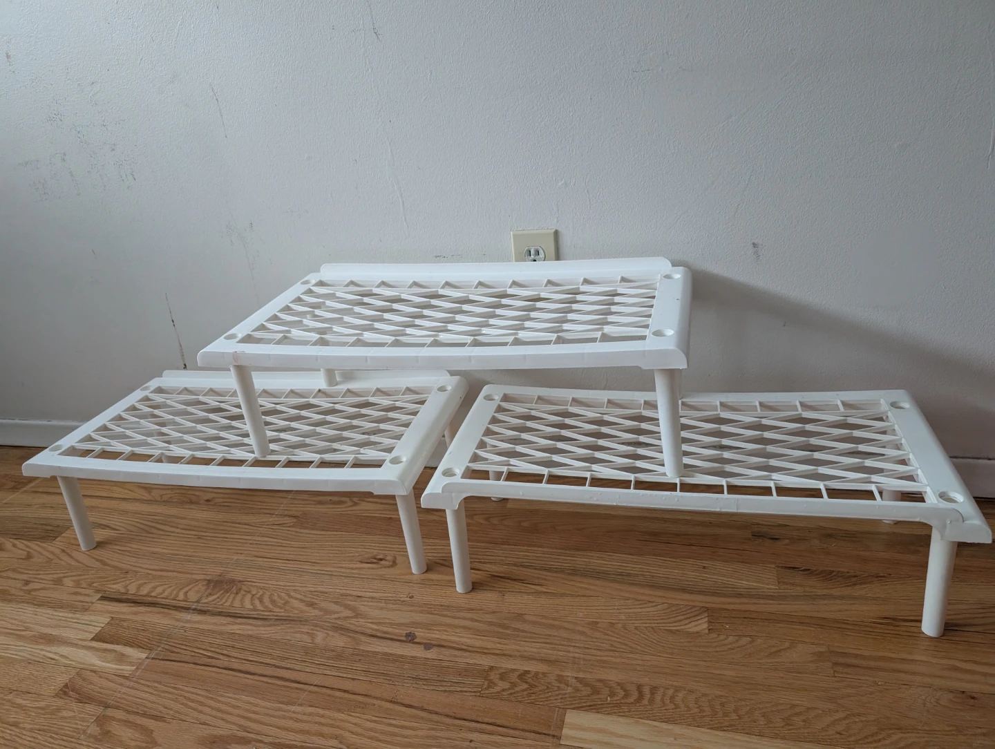White 3-Tier Plastic Storage Shelf Unit - photo 2