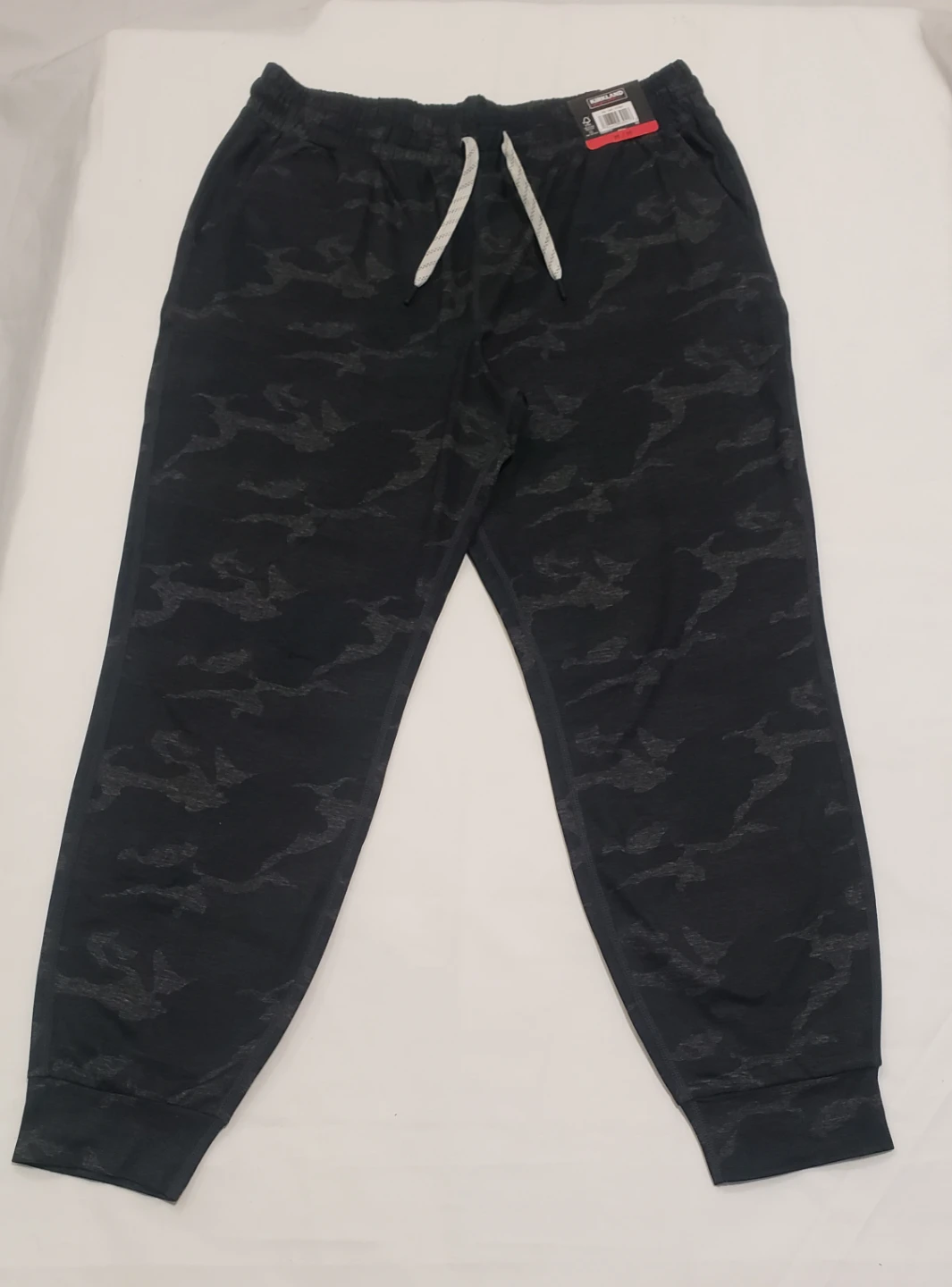 Brand new Vuori Women's Performance Jogger  Camo Pants