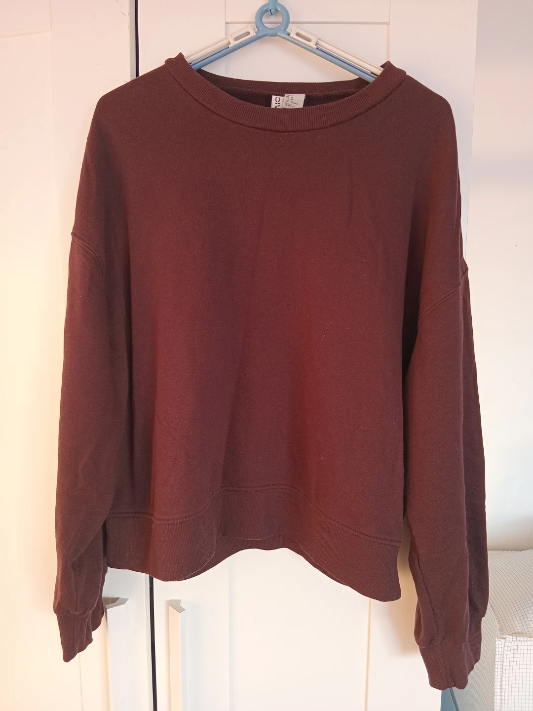 Divided H&M Crewneck Sweatshirt - Burgundy - Medium