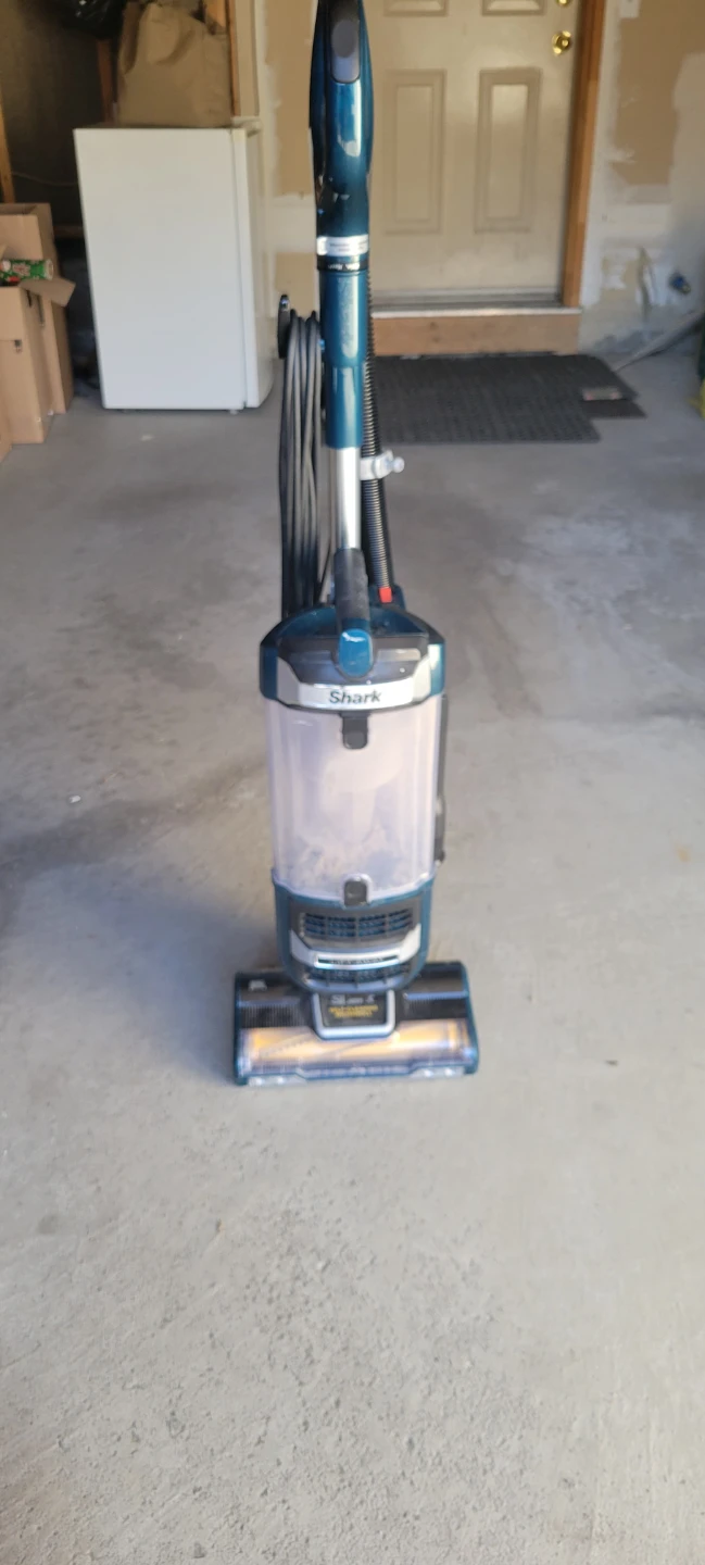Shark Lift-Away Vacuum Cleaner