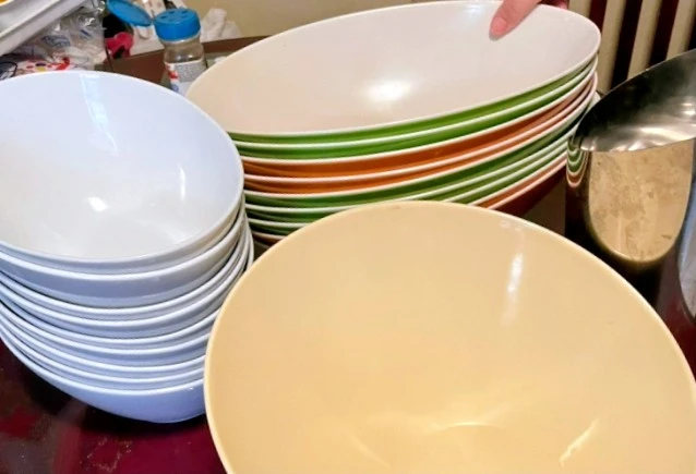 set of MELAMINE or CERAMIC serving bowls - photo 3