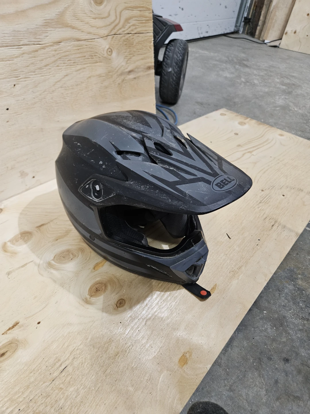 Bell atv/snowmobile/motocross helmet large - photo 3