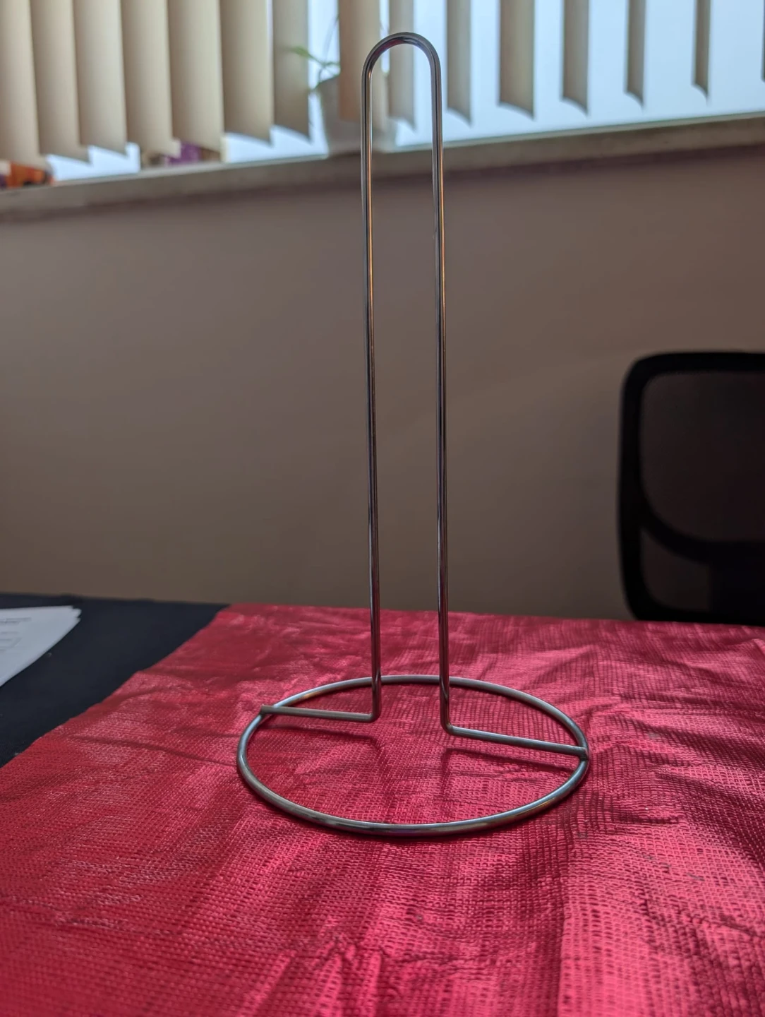 Metal Paper Towel Holder 🥕