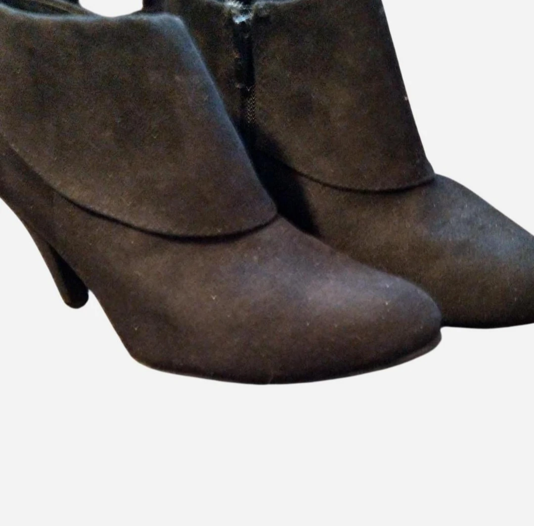 FIONI BLACK SUEDE SIDE ZIP-UP ANKLE BOOTIE HEELS SIZE 6.5 - photo 4