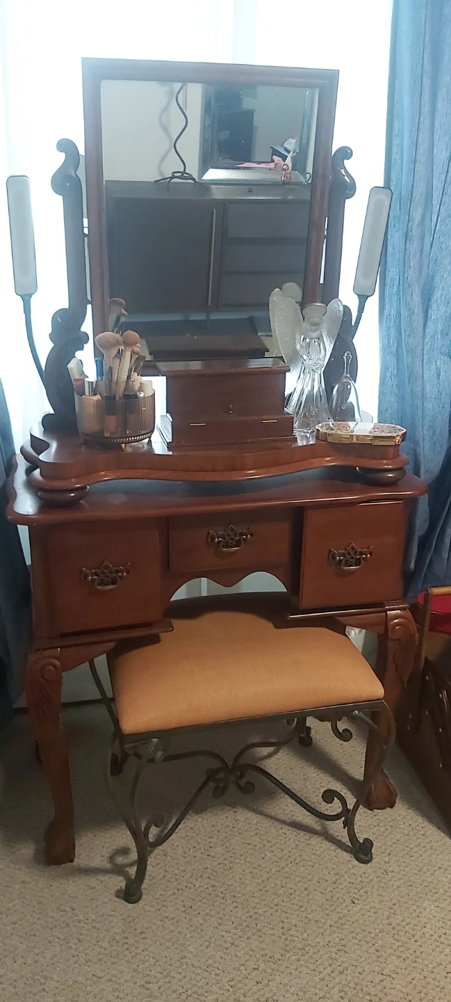 Vintage Vanity Set with Mirror and Stool 🥕 - photo 4