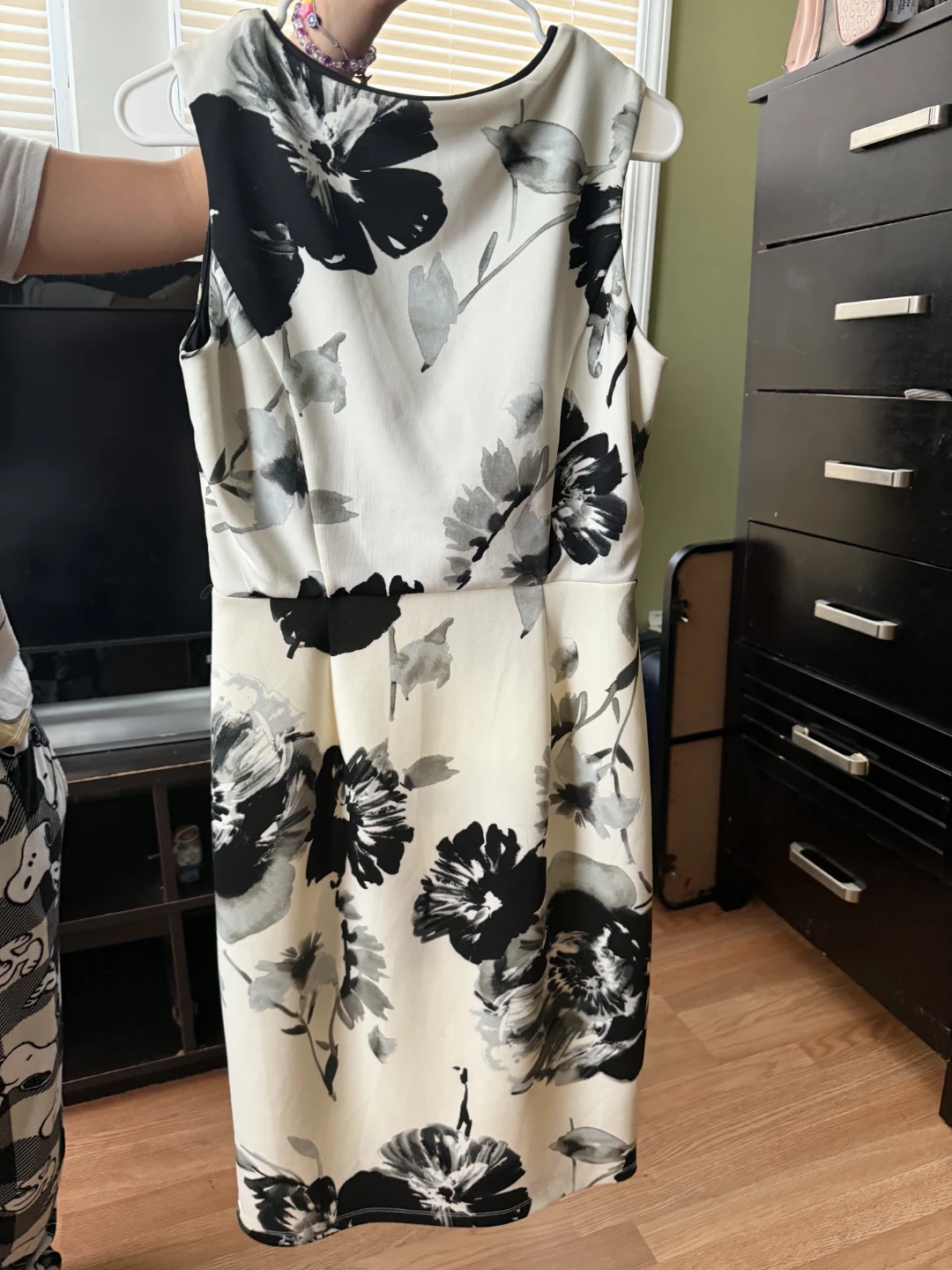 In Focus Studio Floral Sleeveless Dress Size 8
