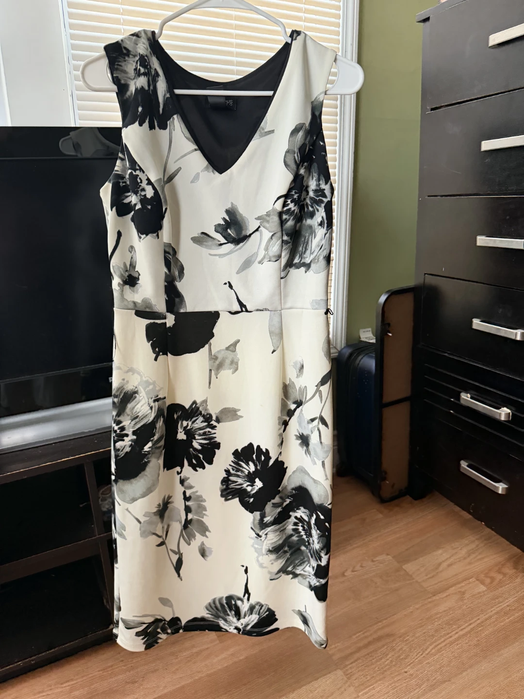 In Focus Studio Floral Sleeveless Dress Size 8 - photo 2