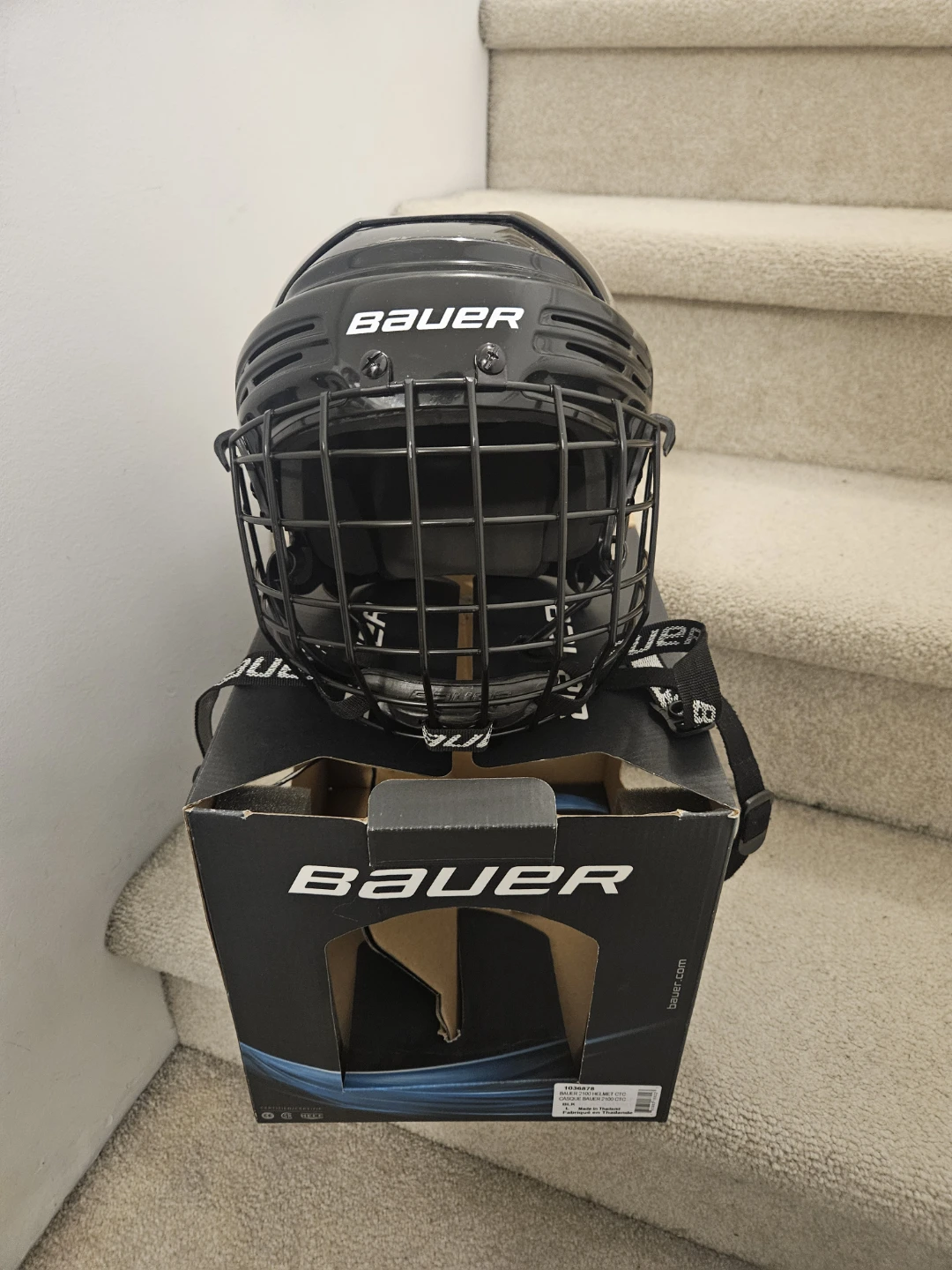 New Bauer BHH2100L Hockey Helmet