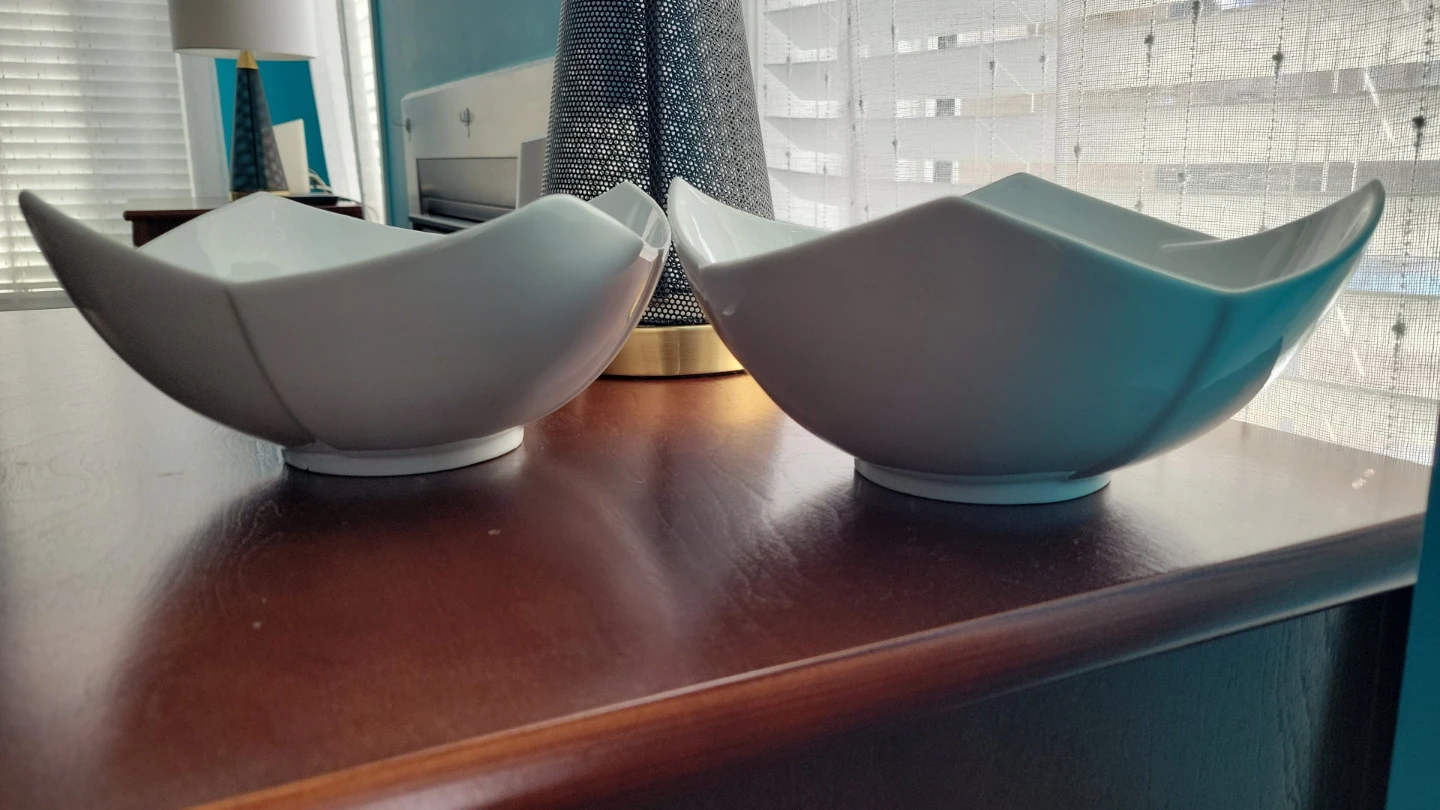 Set of 2 White Ceramic Bowls