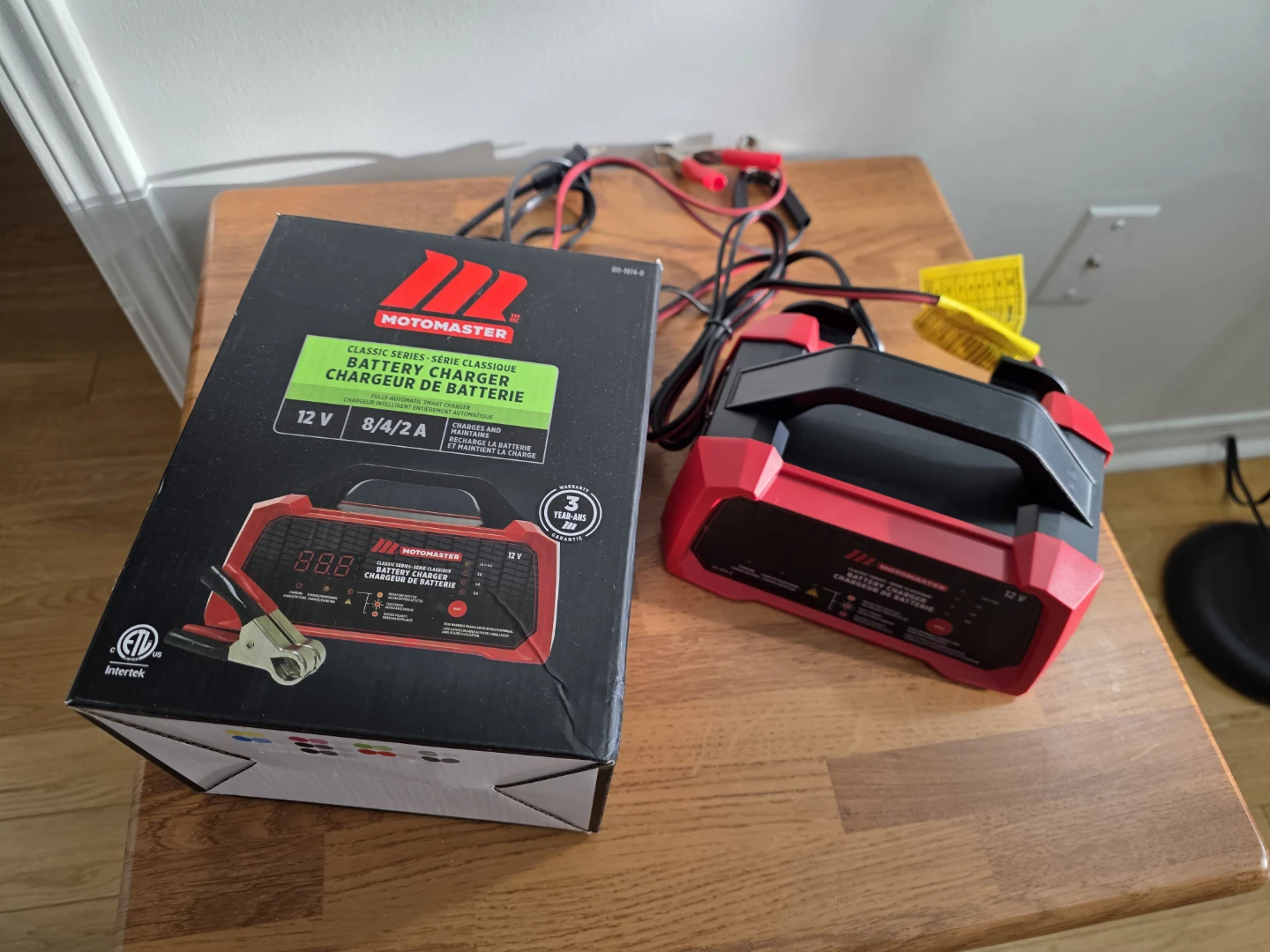Motomaster Classic Series 12V Battery Charger