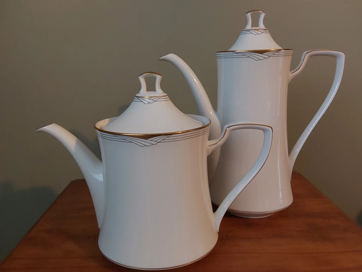 Noritake Golden Cove 7719 16 piece Coffee and Tea Service - photo 3