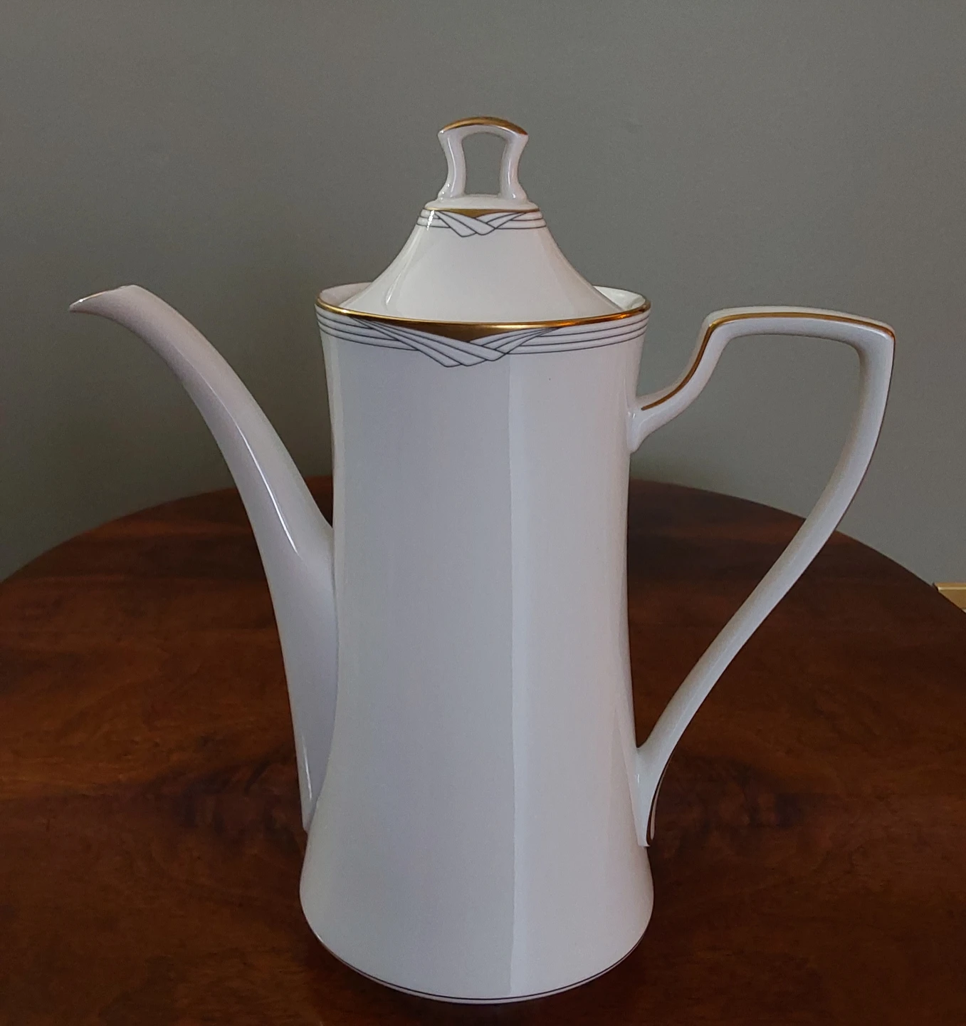 Noritake Golden Cove 7719 16 piece Coffee and Tea Service - photo 4