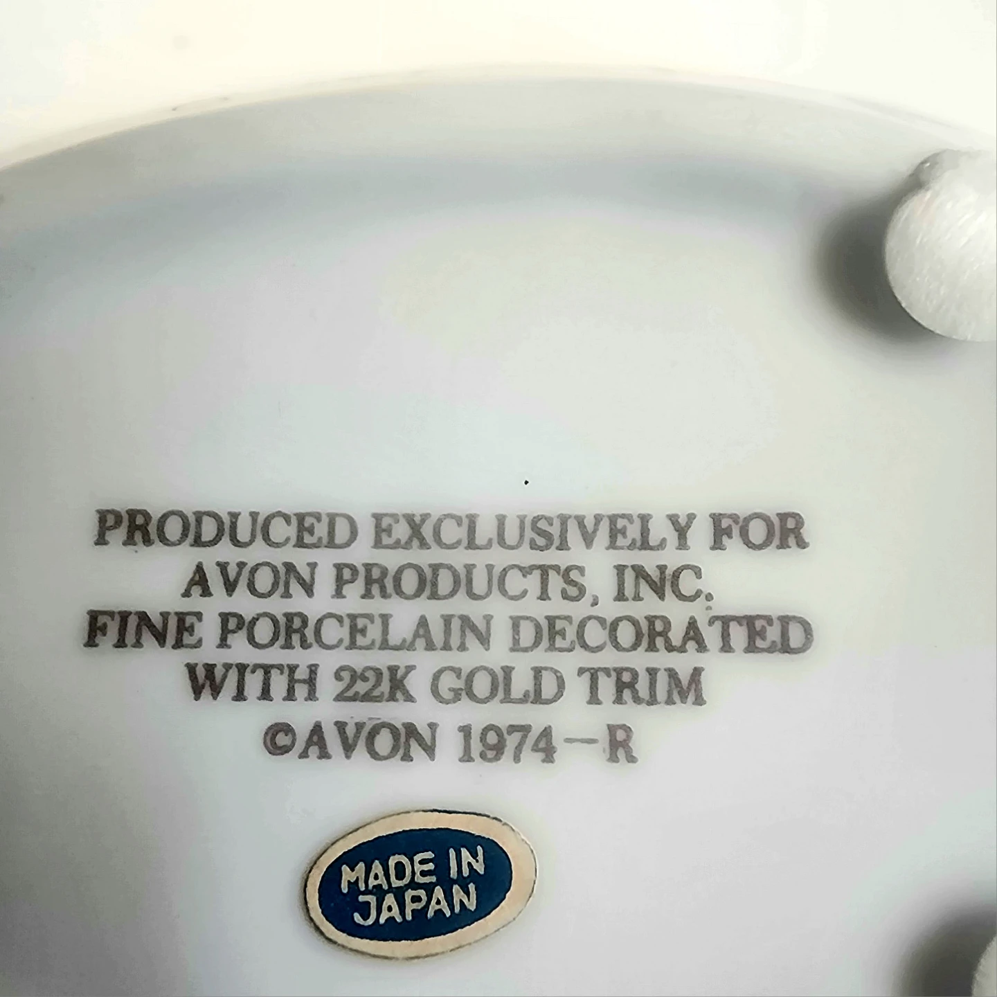 Avon Vintage Porcelain Egg Trinket Box with Gold Trim - photo 4