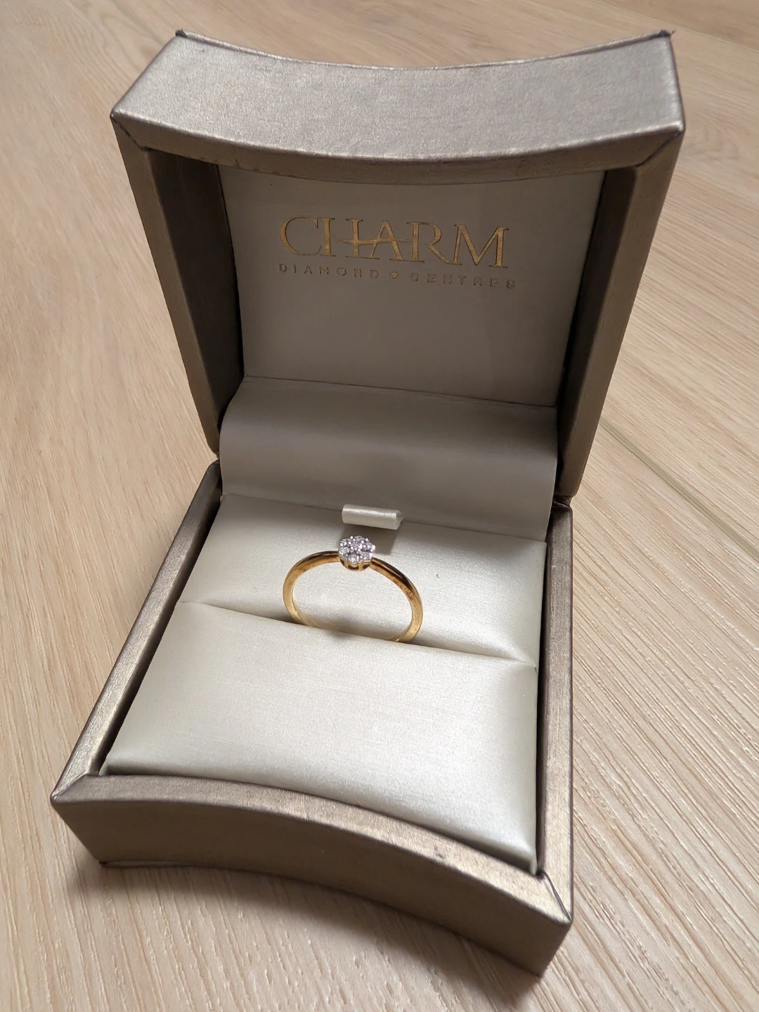 Charm 10k Diamond ring (Size 9) - photo 2