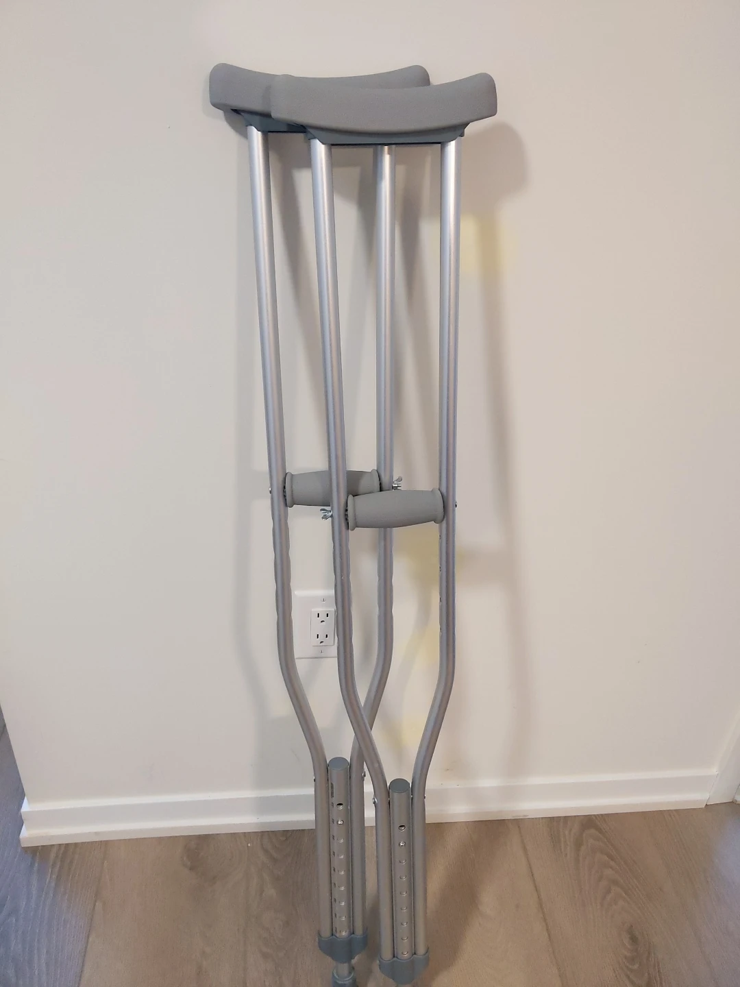 Adjustable Crutches Pair