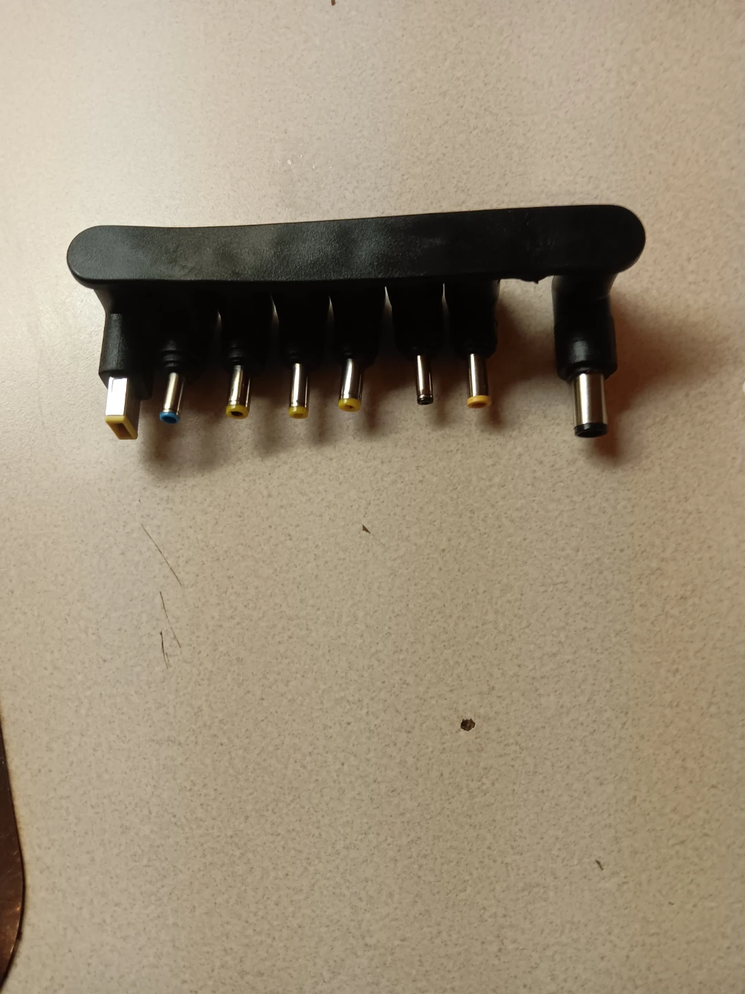 Universal laptop Power Adapters Tips