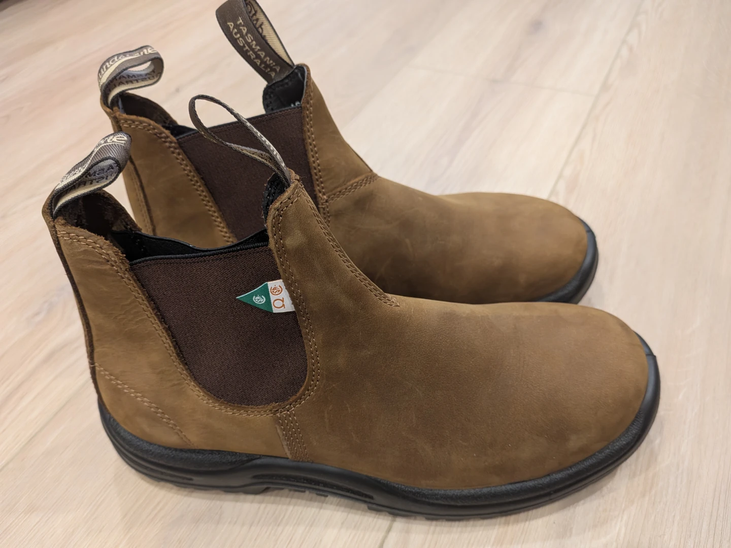 Size 10 Blundstone Chelsea boots