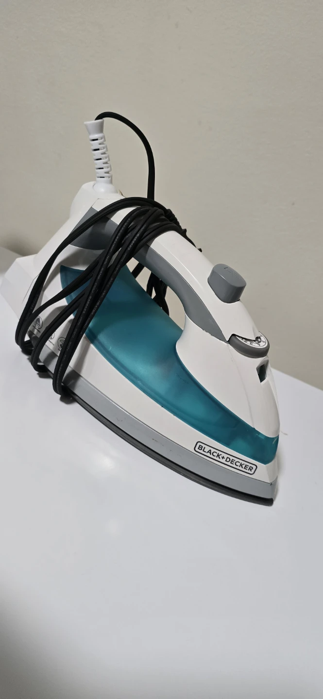 BLACK+DECKER Iron - photo 2