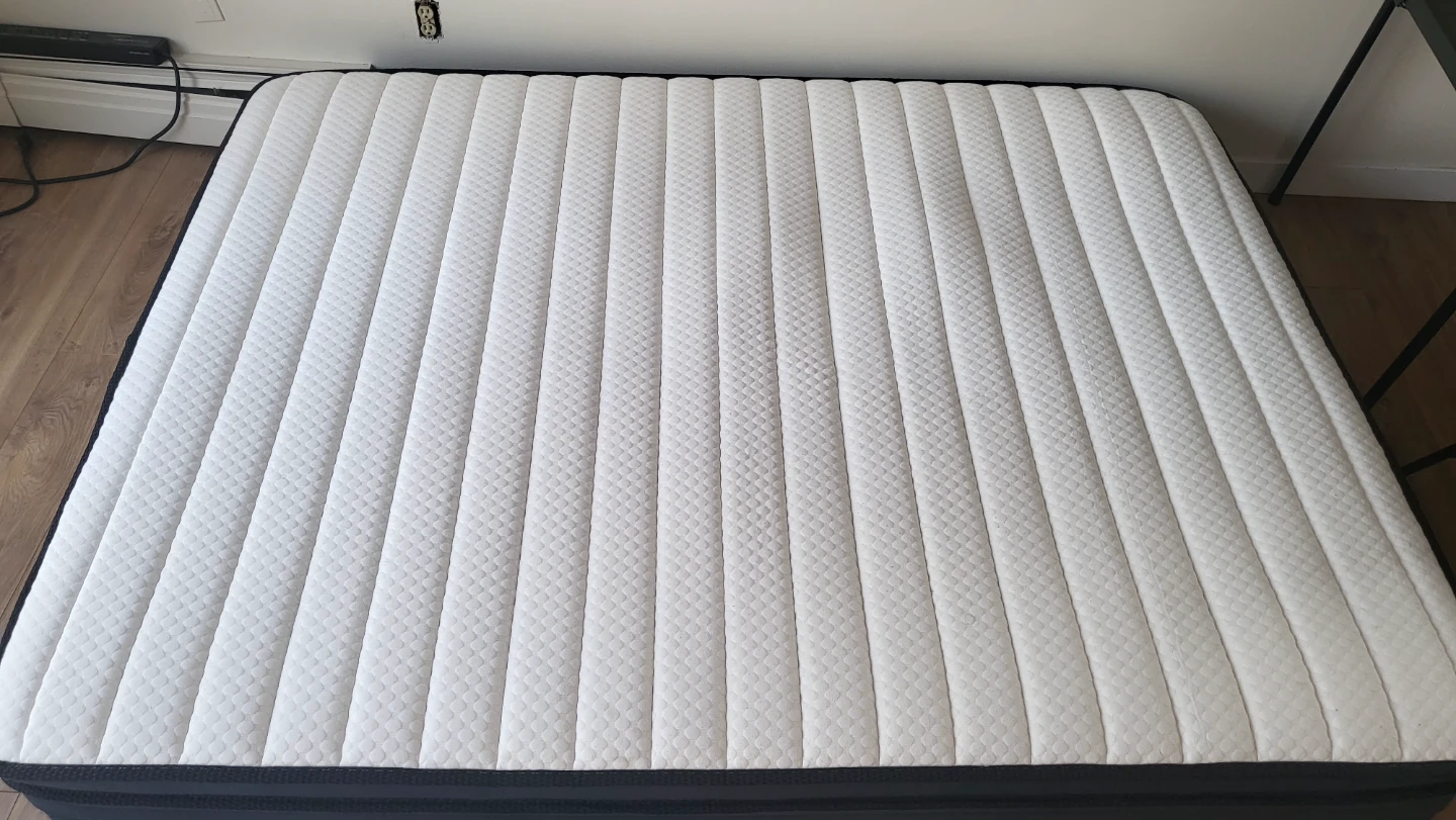 Queen Size Mattress - photo 2