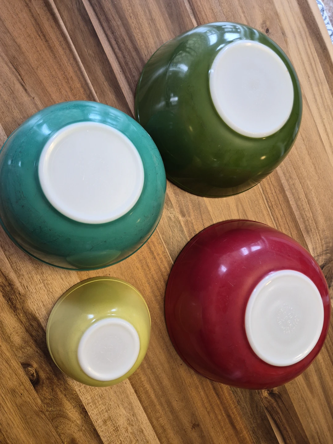 Vintage Pyrex Mixing Bowls Set - photo 3