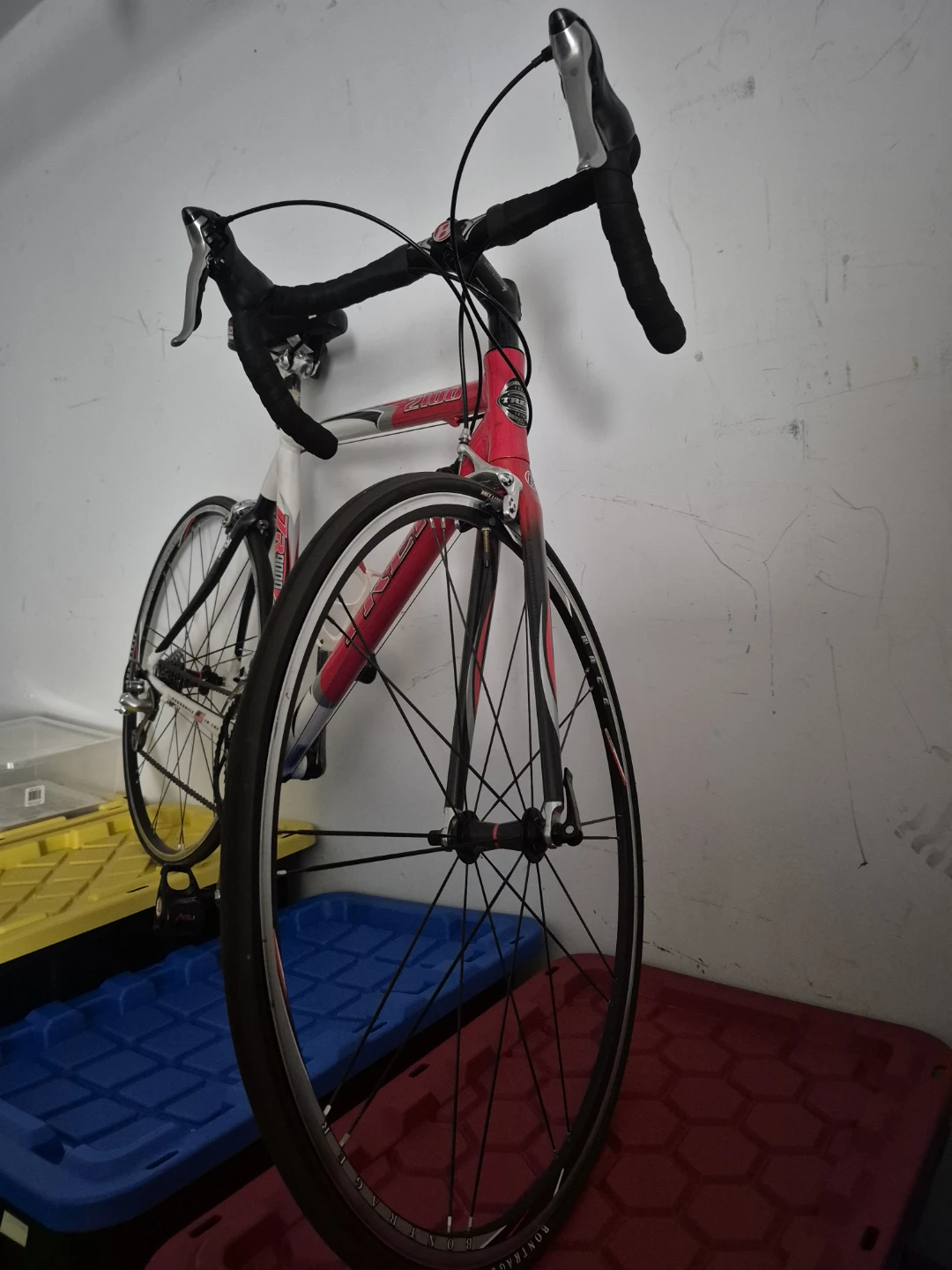 Trek 2000 Road Bike - photo 2