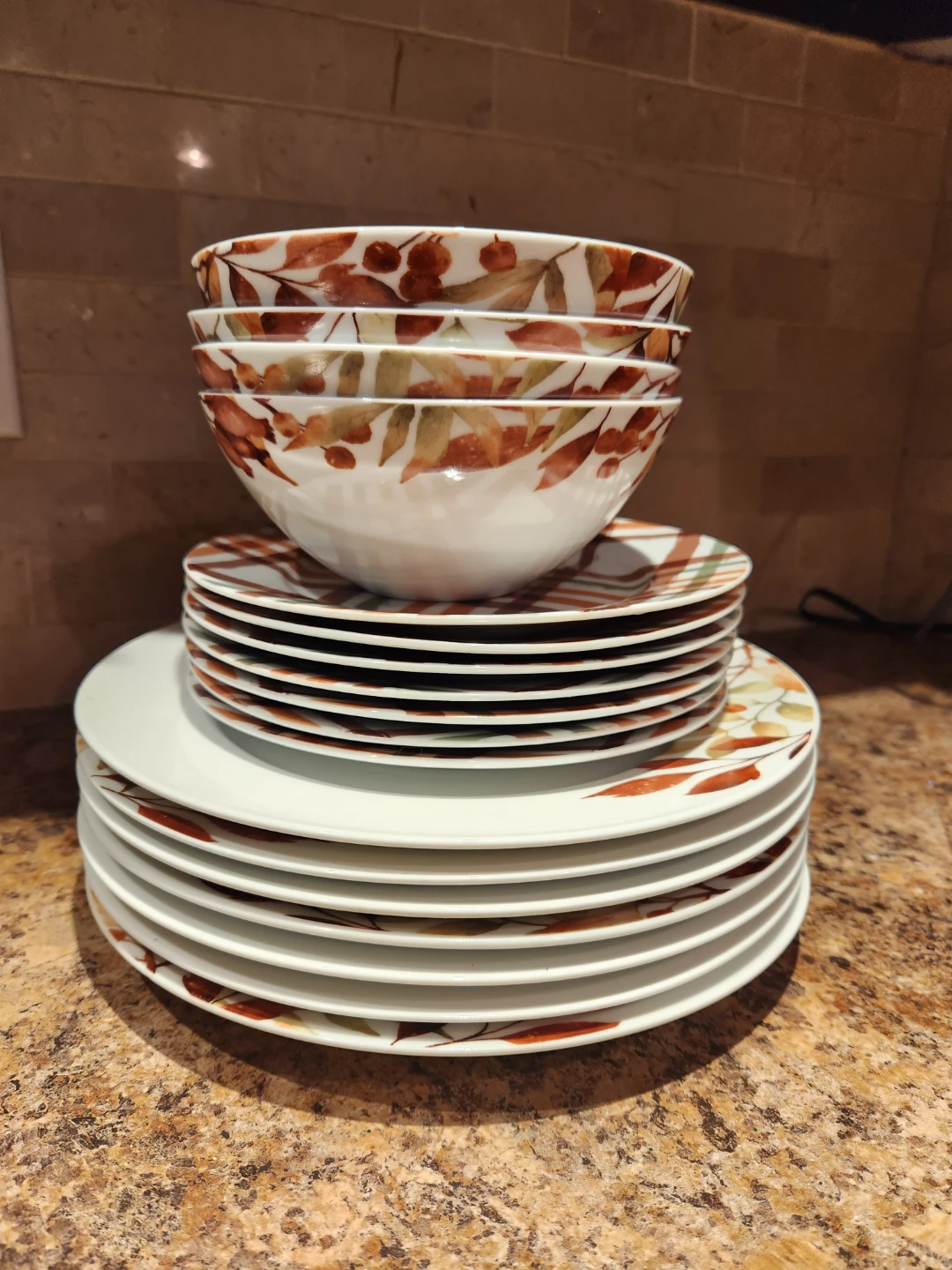 Dinnerware set