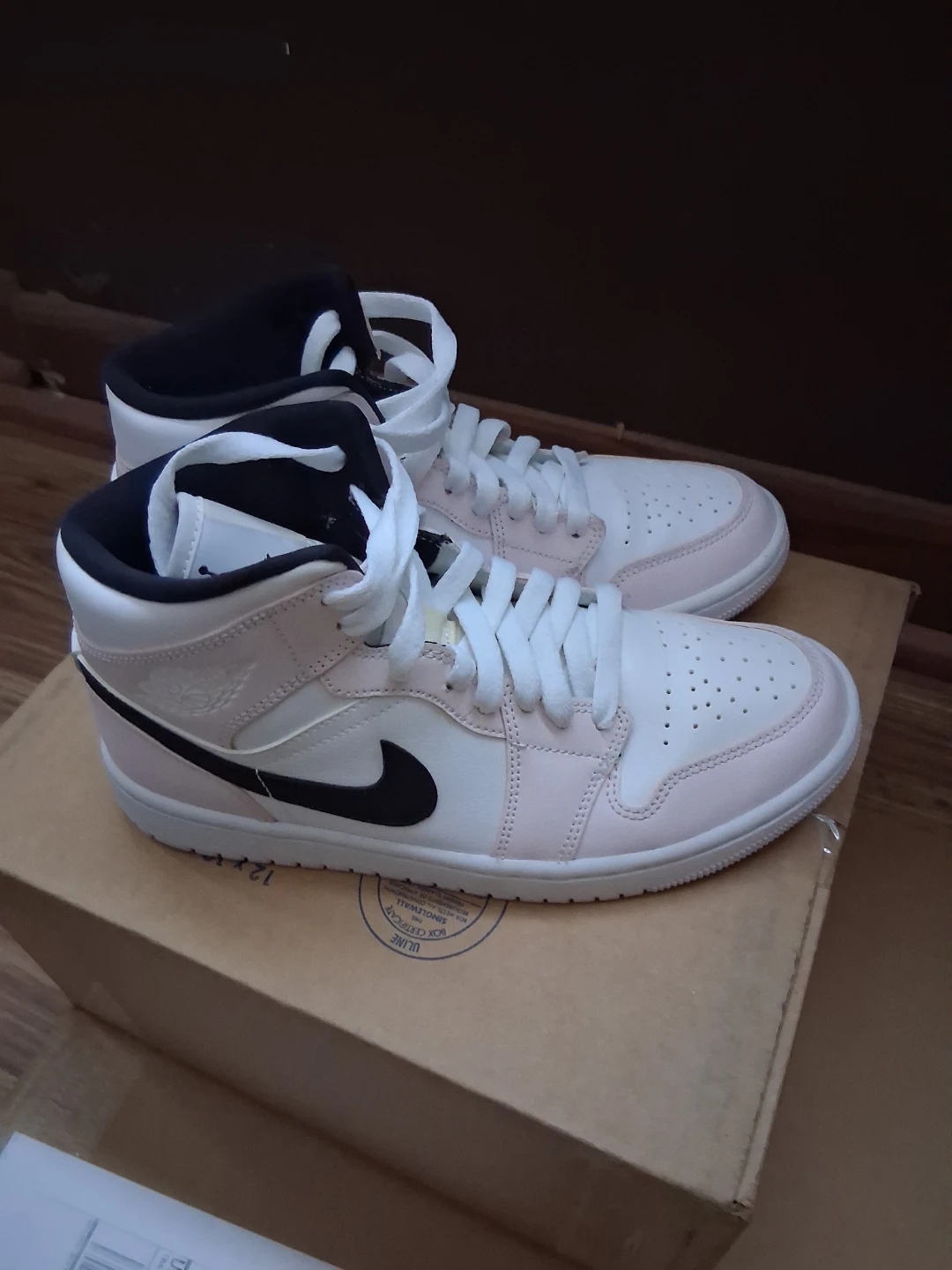 Women's Nike Air Jordan Retro 1