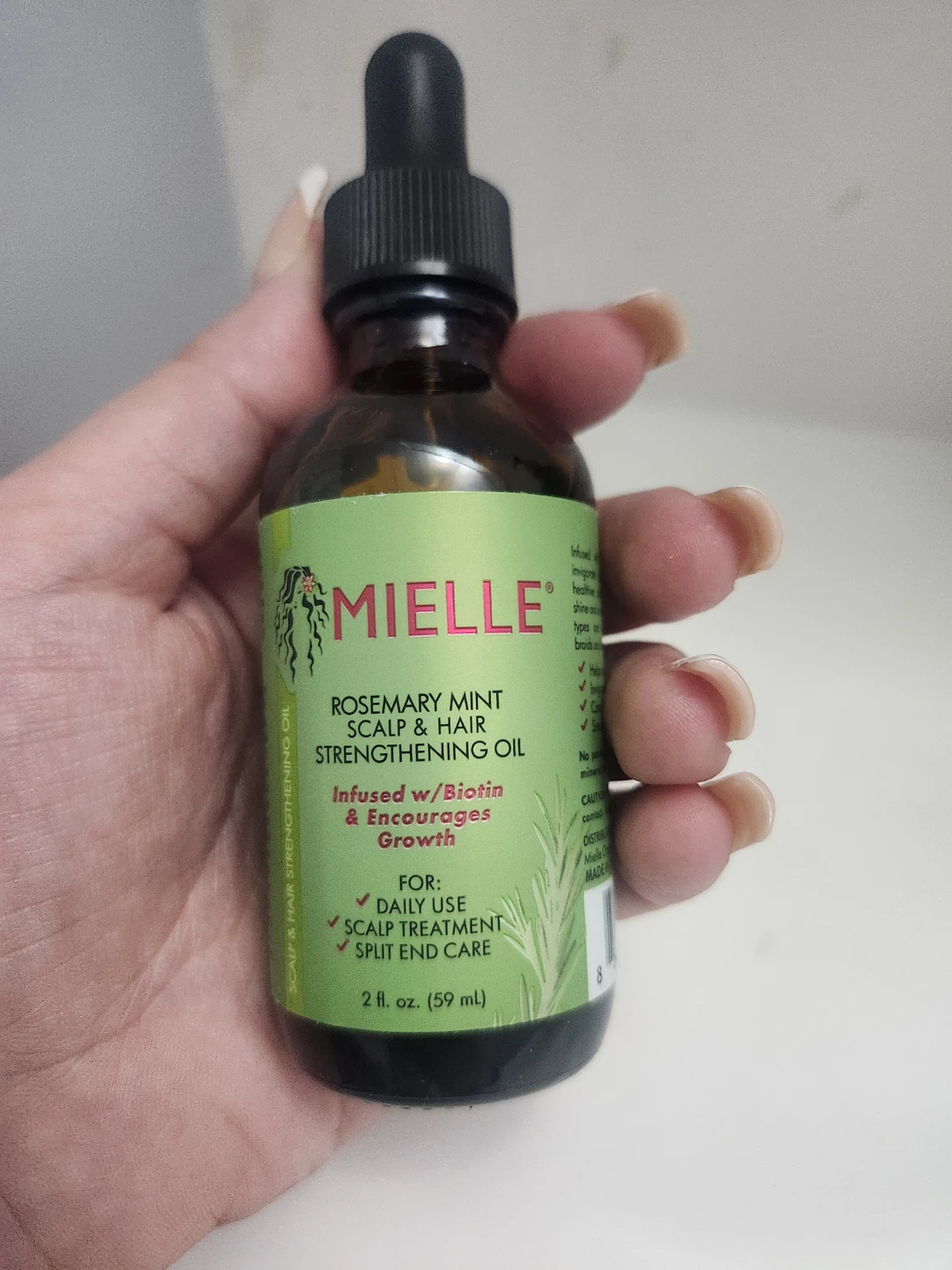 Mielle Rosemary Mint Scalp & Hair Strengthening Oil