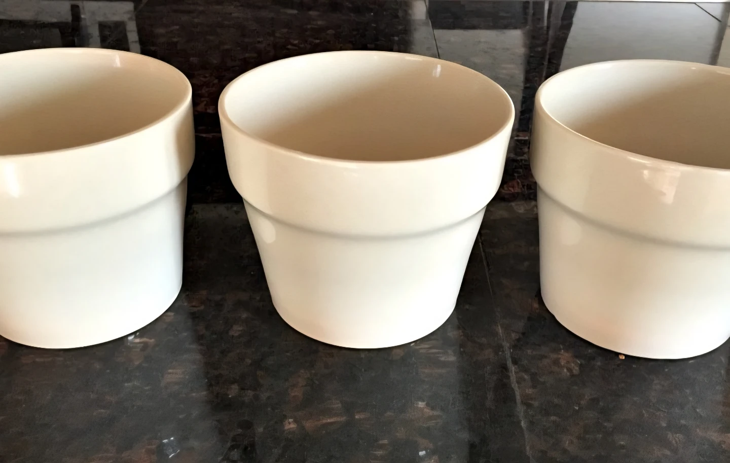 Set of 3 Beige Ceramic Planters