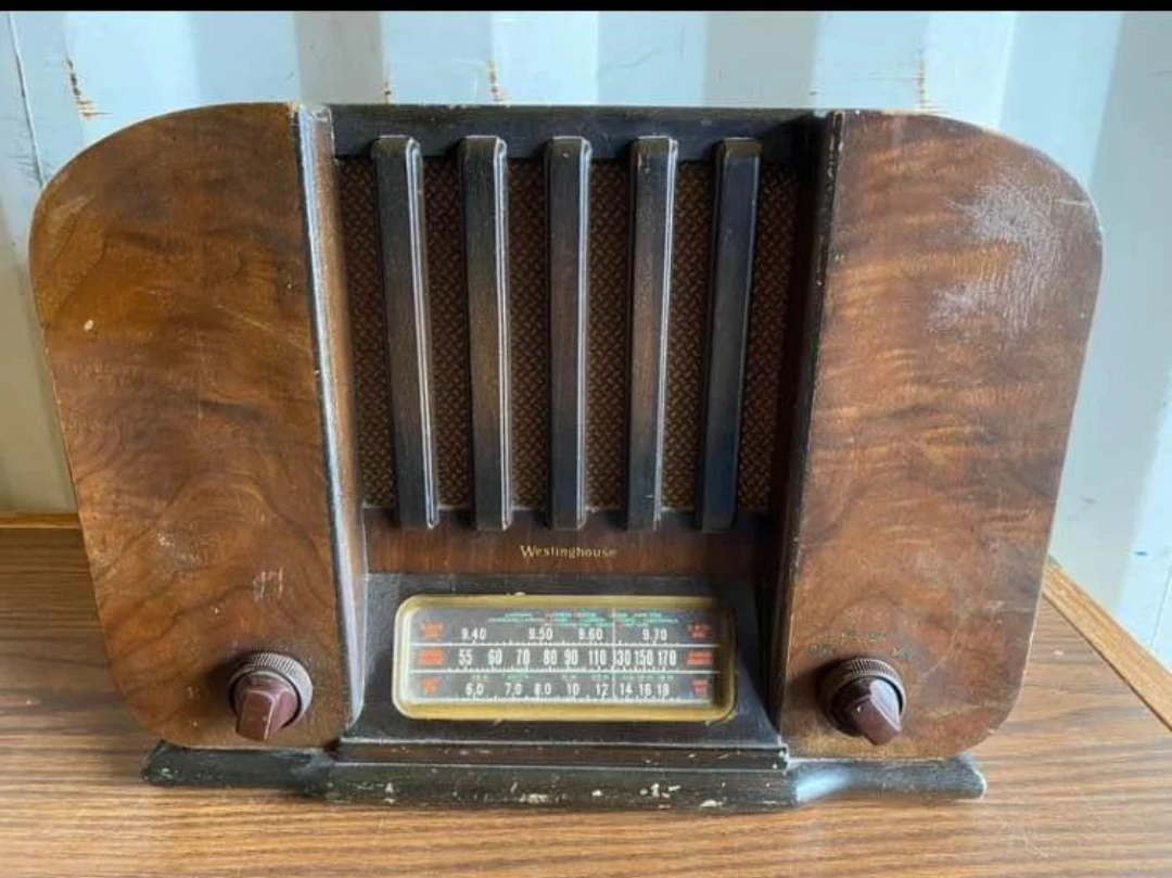 Vintage Westinghouse Radio