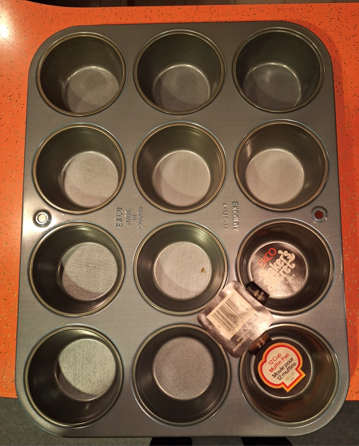 REDUCED New Non Stick 12 cup Muffin Pan