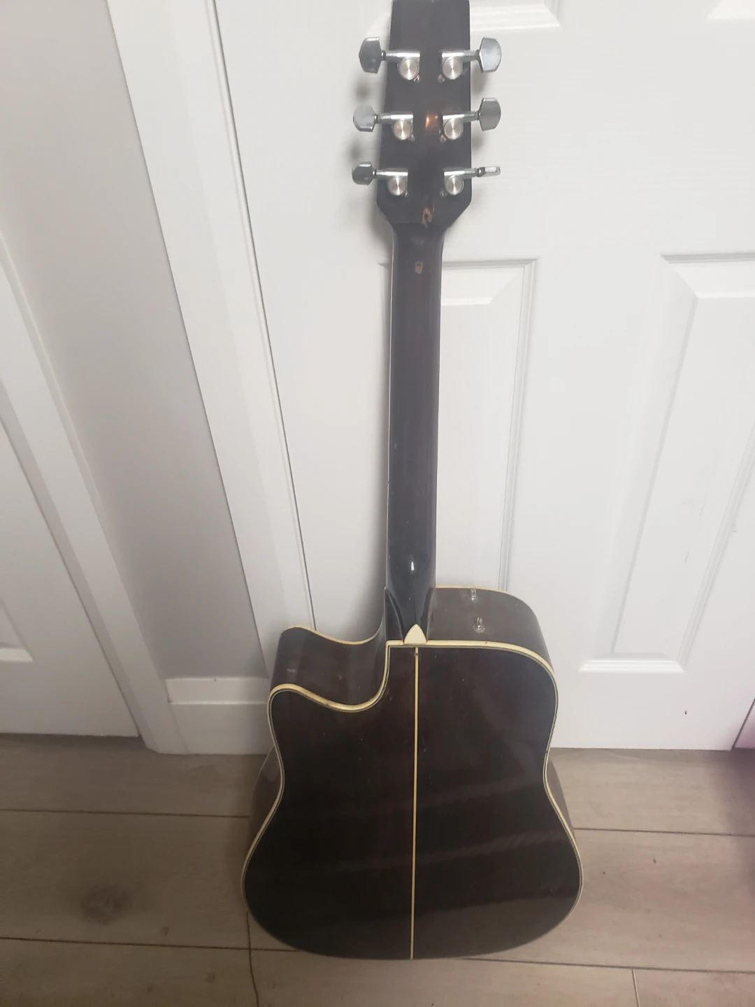 Hyundai Acoustic Guitar - photo 5